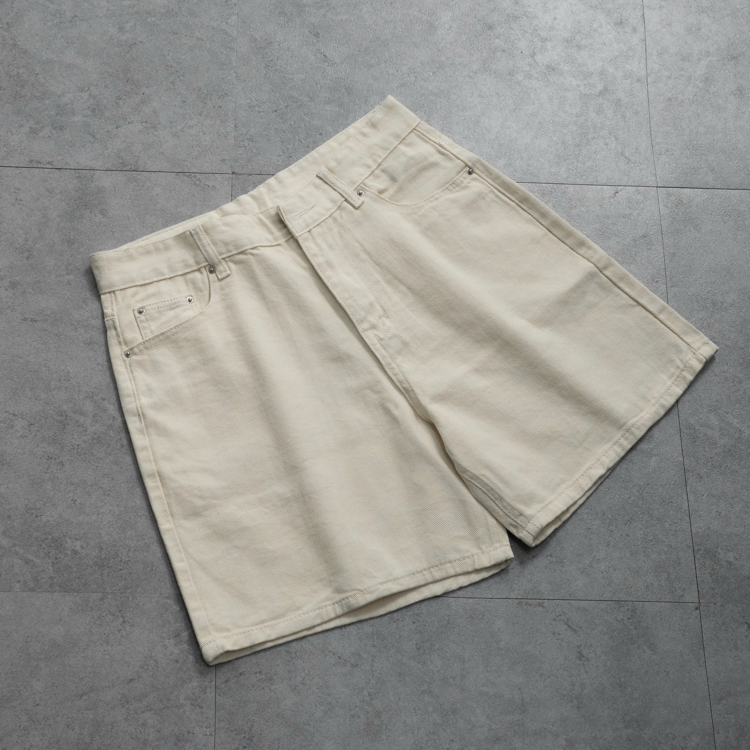 Mô tả Quần short jean nam POKER phom rộng CAPMAN CLUB, trên gối trẻ trung thoải mái - 11