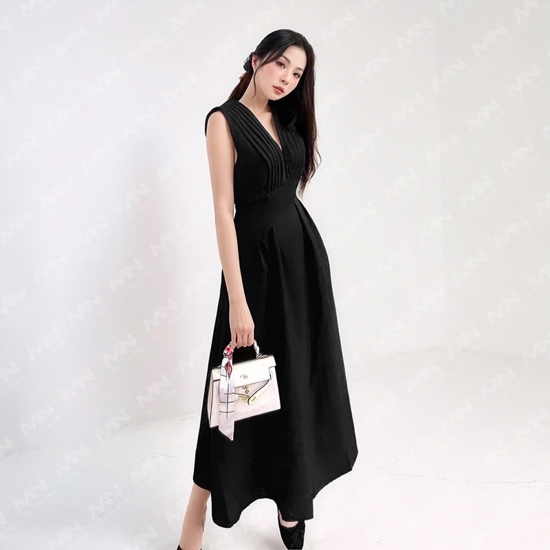Mô tả Đầm dự tiệc MINA dáng xoè midi cổ chữ V xếp ly ngực sát nách màu đen sang trọng quyến rũ xinh đẹp MN182 - 5