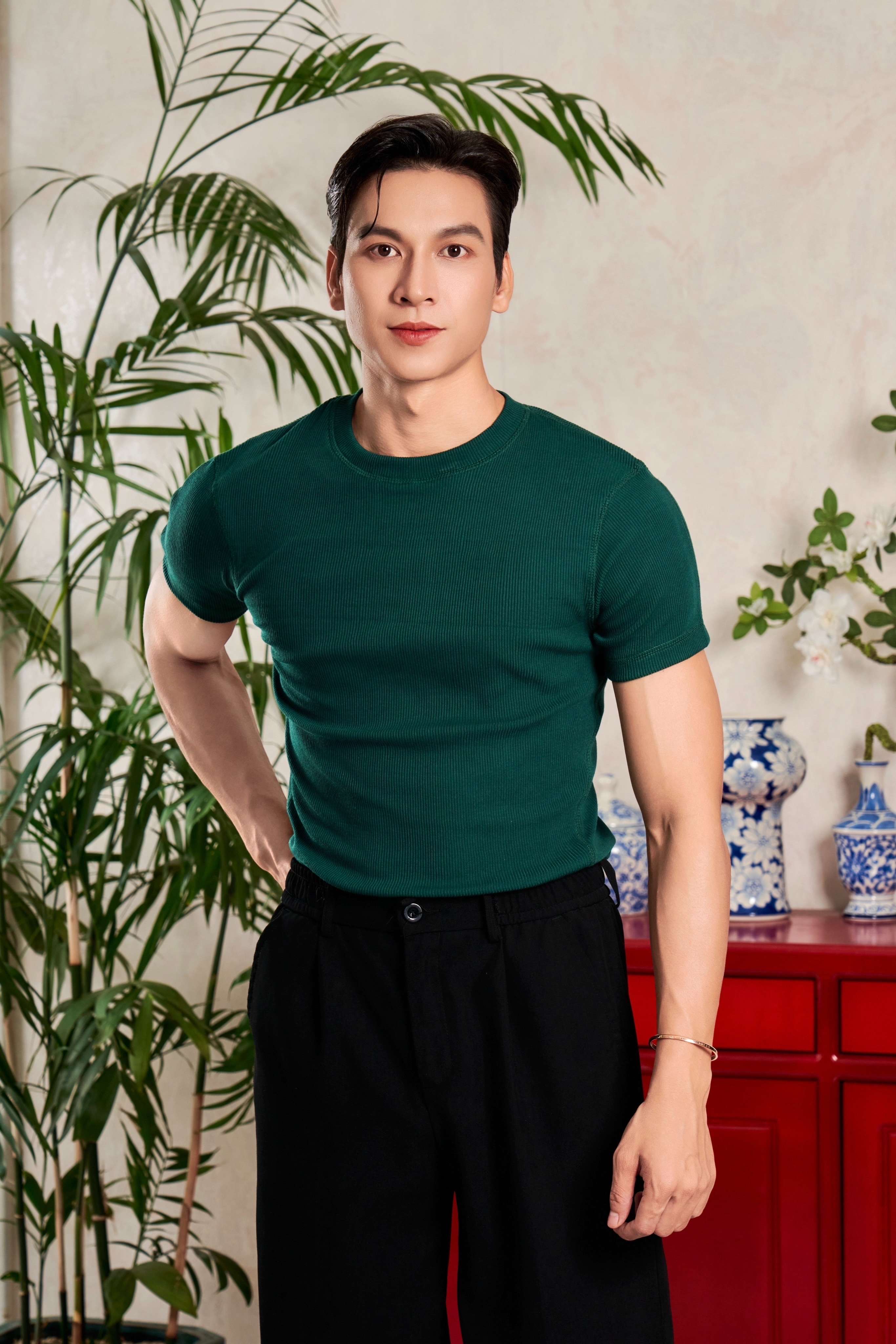 Mô tả Áo Thun Nam Cổ Tròn Tay Ngắn Cotton Gân Form Body Thương HIệu MrTwins® - 1