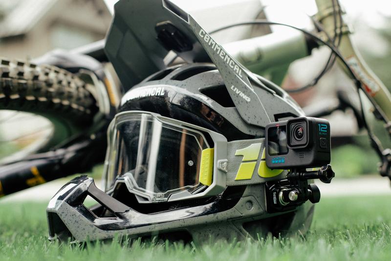 Mô tả GoPro Helmet Front + Side Mount - Ngàm gắn mũ bảo hiểm (dành cho HERO13/12/11/10/9 Black) - 1