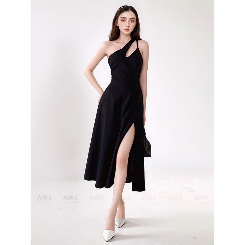Mô tả Đầm dự tiệc MINA xẻ đùi midi xoè màu đen thiết kế chéo vai chất liệu Cotton lạnh mịn quyến rũ MN188 - 4