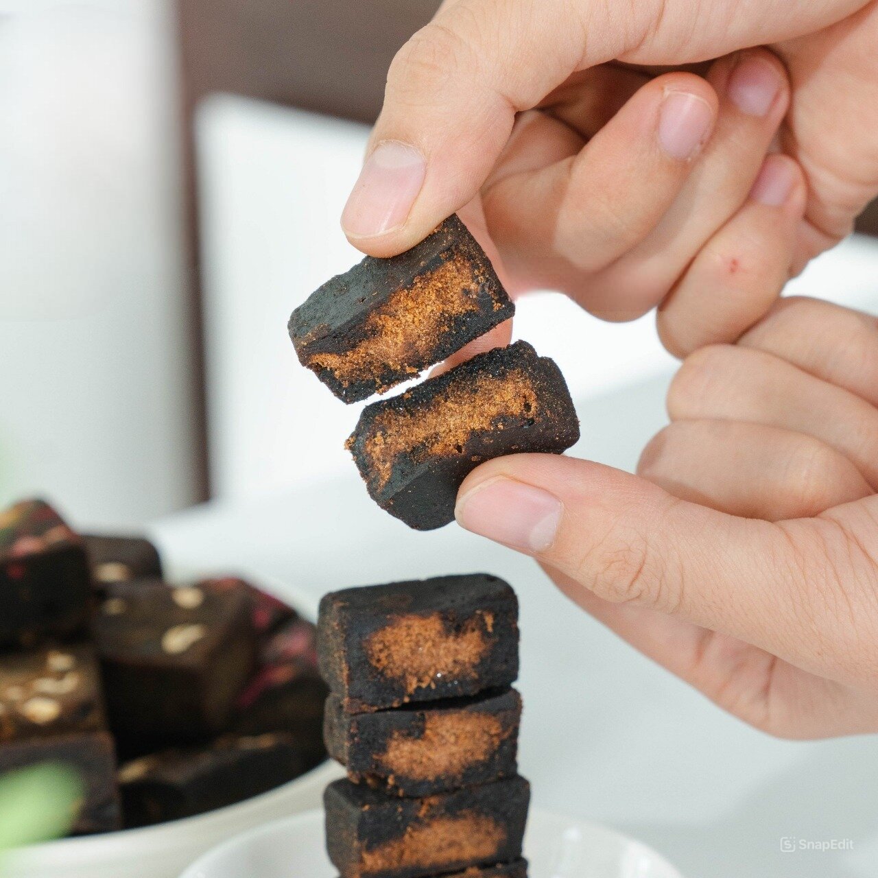 Mô tả Trà gừng đường nâu thảo mộc Camifarm (1/2 viên đường nâu, nụ hồng, táo đỏ, gừng, kỳ tử, long nhãn) hỗ trợ giảm bụng kinh - 1