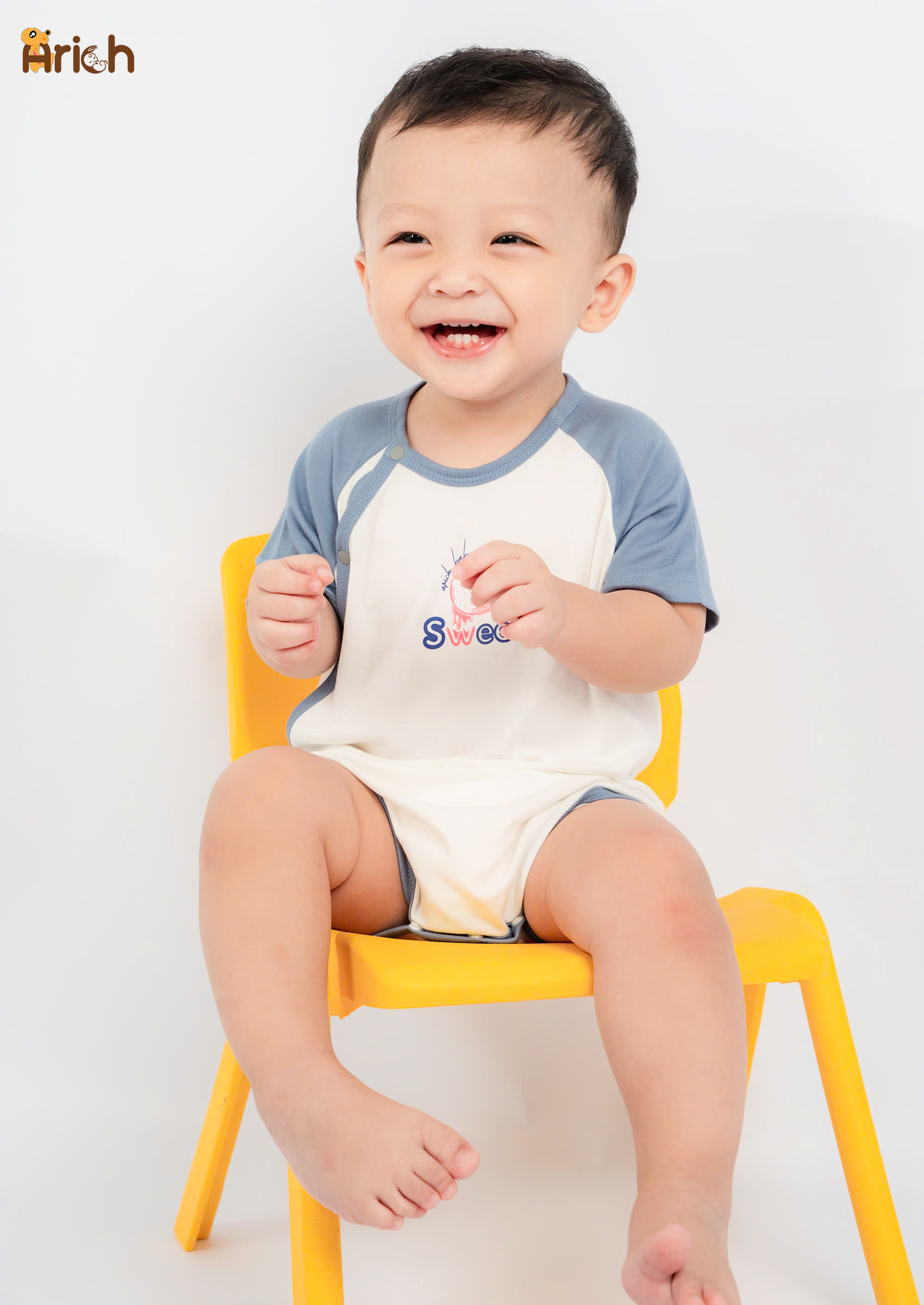 Mô tả Newborn - 18 tháng , Body chip cộc tay cài lệch Arich phối hình in cho bé trai, bé gái - 2
