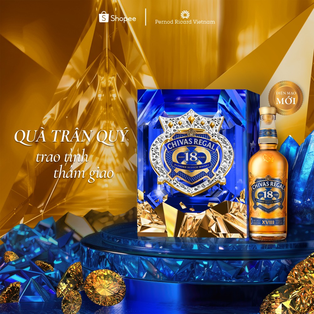 Mô tả Hộp Rượu Quà Tết 2025 Whisky Chivas Regal 18YO Nồng Độ Alc 40% 700ml Kèm Hộp và Túi Giấy - 1