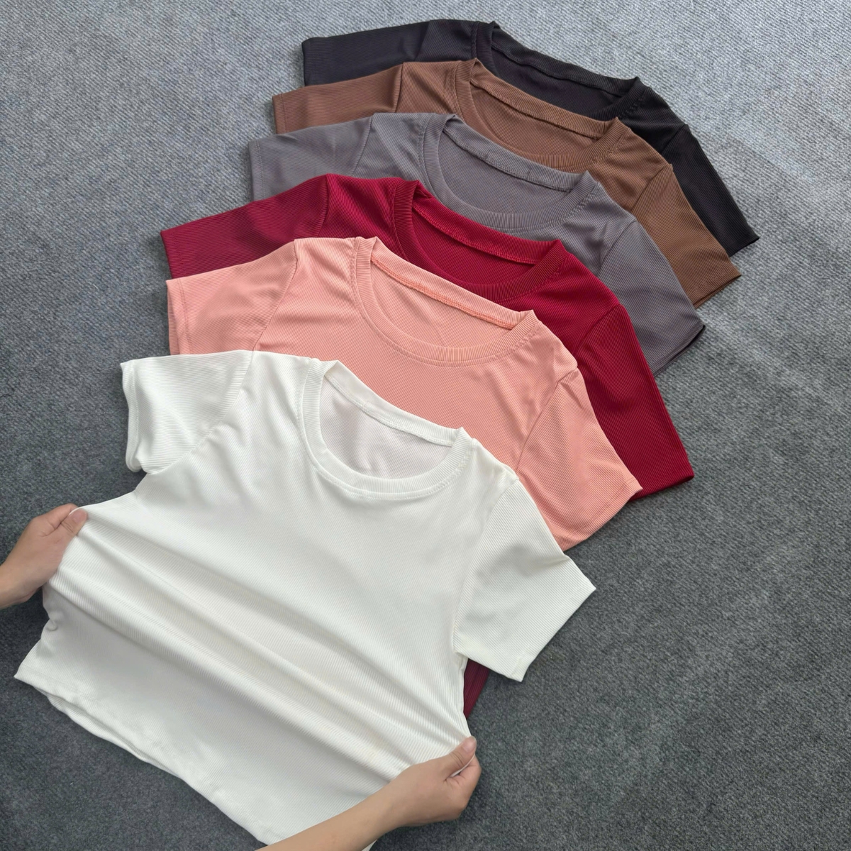 Mô tả Áo Thun Baby Tee Bigsize Nữ Tay Ngắn Cổ Tròn Vải Tăm Co Giãn Phong Cách Basic Cho Chubby 50-95kg G244 - 5