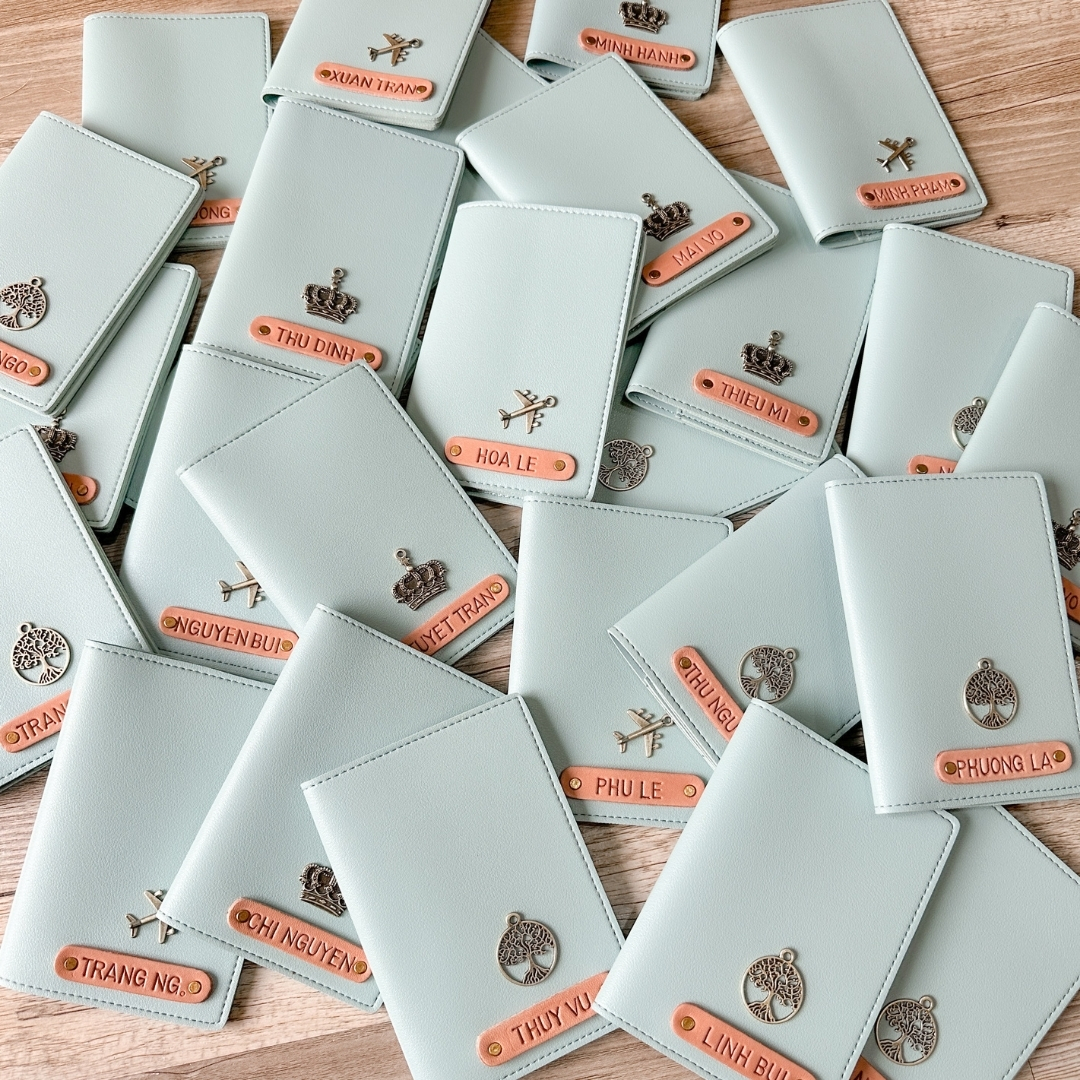 Mô tả Vỏ hộ chiếu Vuông Shop®️ da pu với nhiều màu sắc kèm tag tên theo yêu cầu passport cover - 2