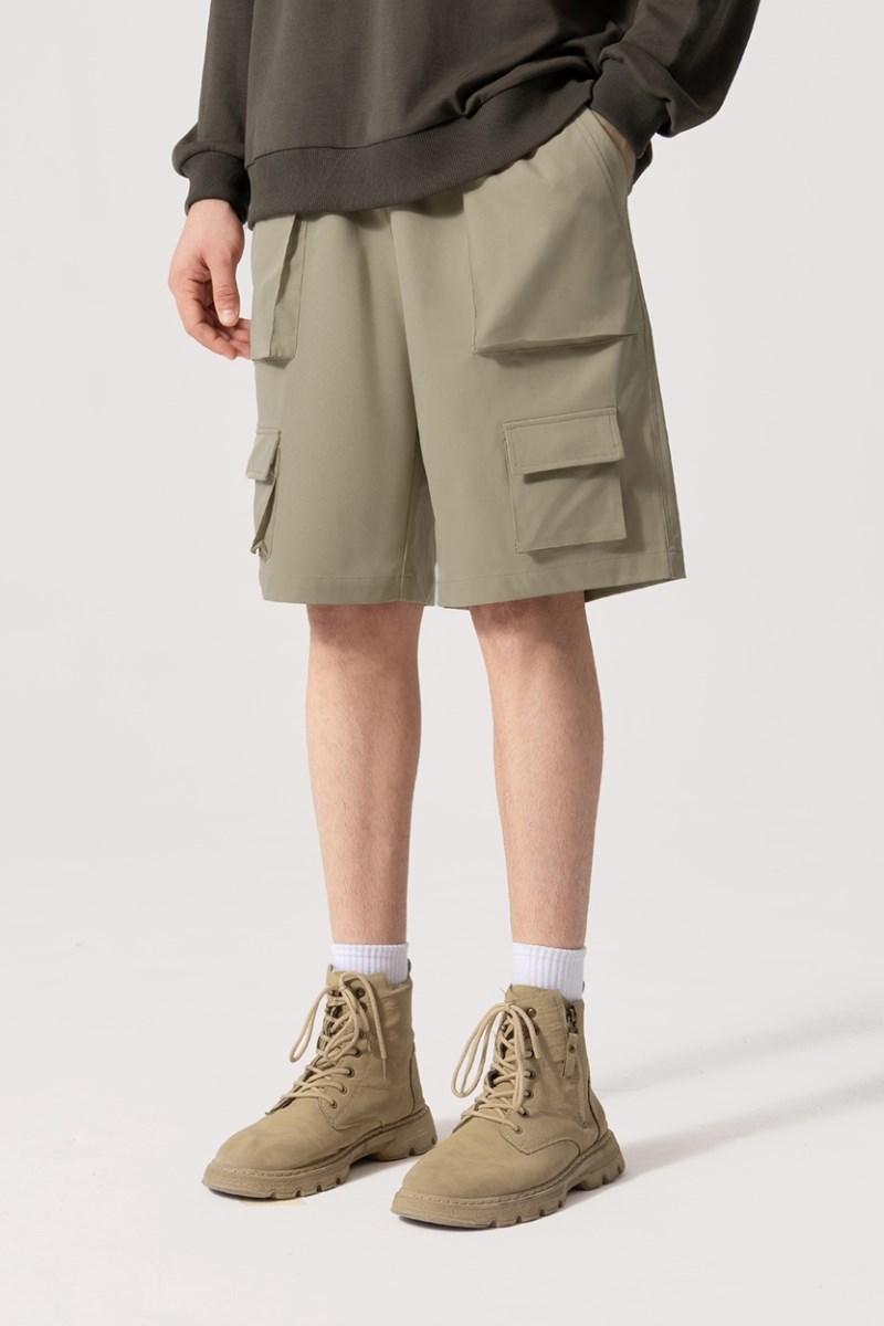 Phối quần short YaMe với áo thun