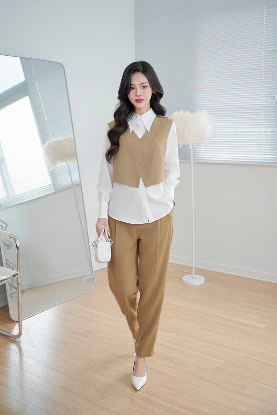 Mô tả Áo Sơ Mi Nữ 𝐂𝐂𝐇𝐀𝐓 Kiểu 2 Chi Tiết Roses Chất Liệu Tuytsi Cao Cấp 23FDS8013ST - 2