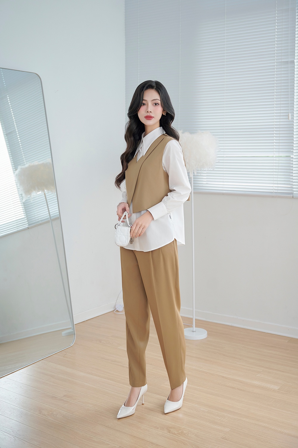 Mô tả Áo Sơ Mi Nữ 𝐂𝐂𝐇𝐀𝐓 Kiểu 2 Chi Tiết Roses Chất Liệu Tuytsi Cao Cấp 23FDS8013ST - 3
