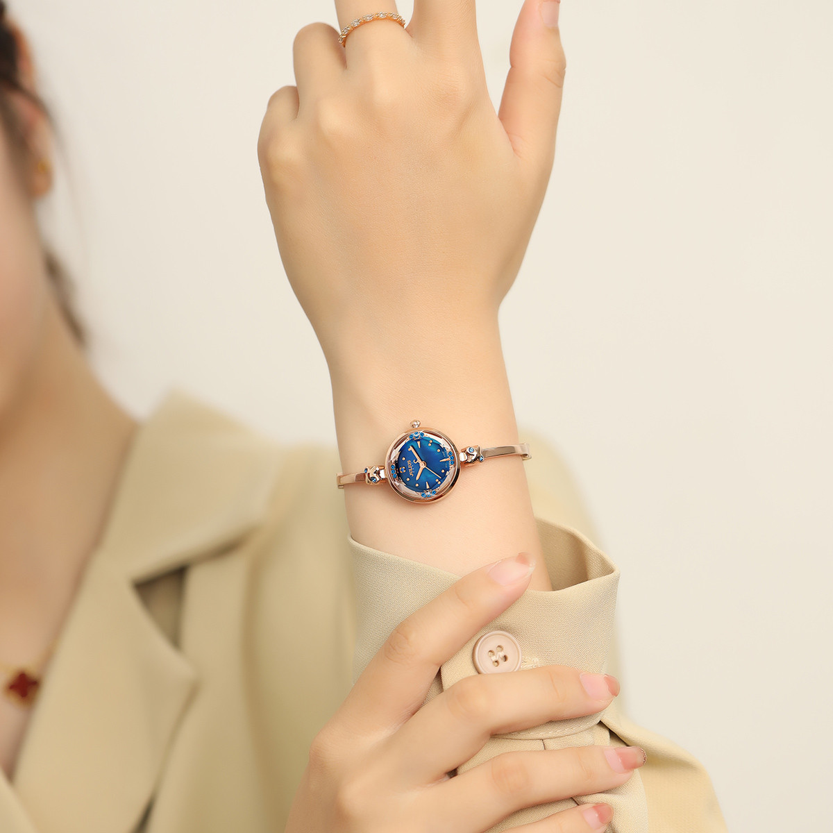 Mô tả Đồng hồ nữ JULIUS JA-878 dây thép | Julius Official - 9