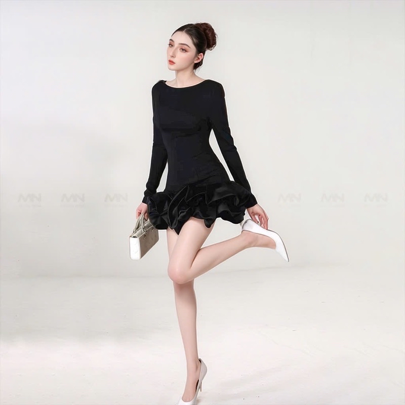 Mô tả Đầm ôm body dài tay MINA thiết kế hở lưng chất Cotton Nhật phối Taffta màu đen - MN299 - 3