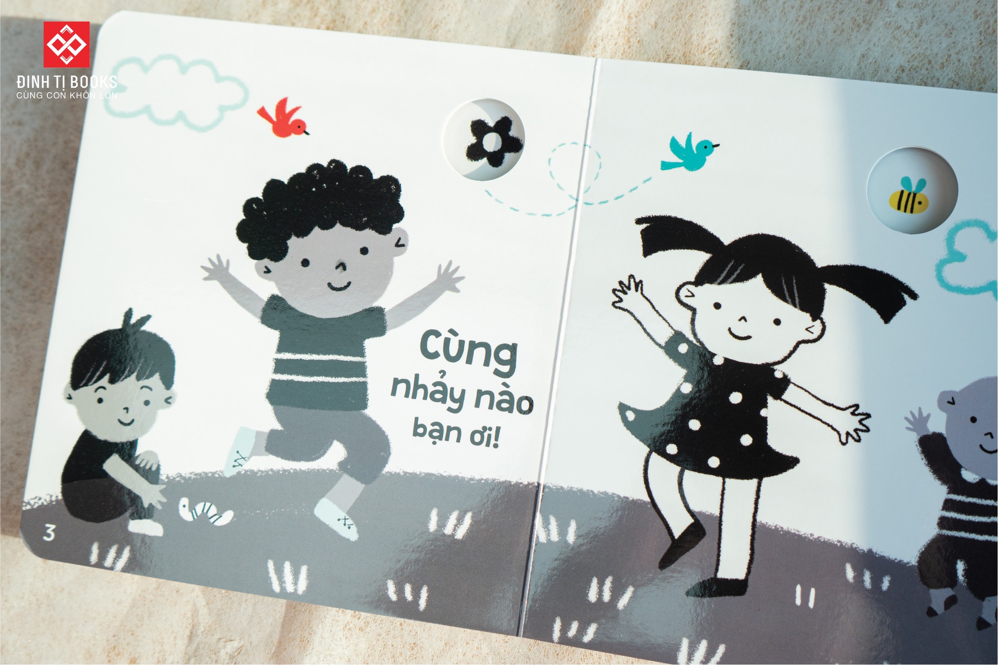 Mô tả Sách kích thích thị giác - Đen trắng và màu sắc tương phản cho bé 0 -3 tuổi - Đinh Tị Books - 3