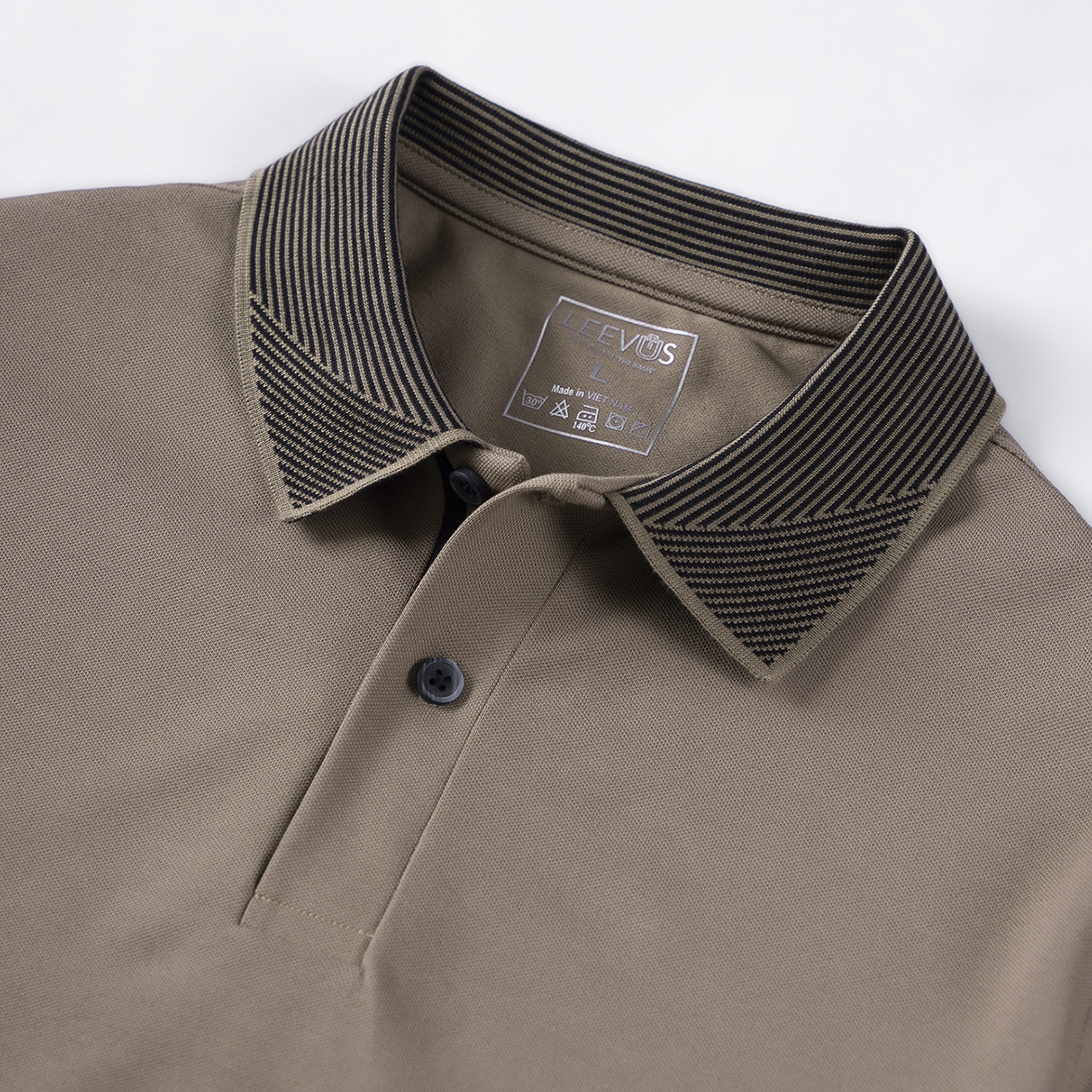 Mô tả Áo Polo nam STRIPED COLLAR LEEVUS phối sọc cổ, 3 màu lựa chọn, vải CVC cá sấu, form regular APL320 - 3