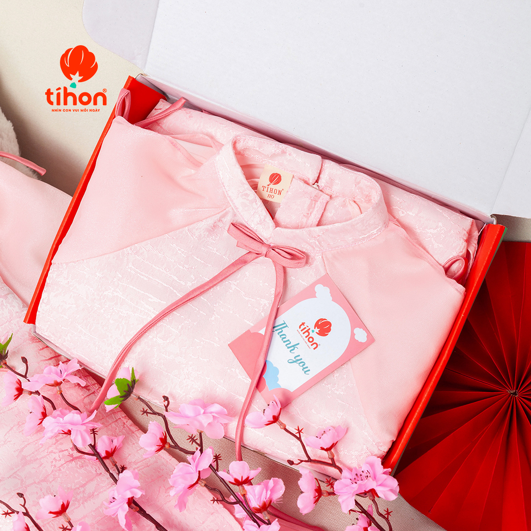 Bé gái mặc áo dài TIHON