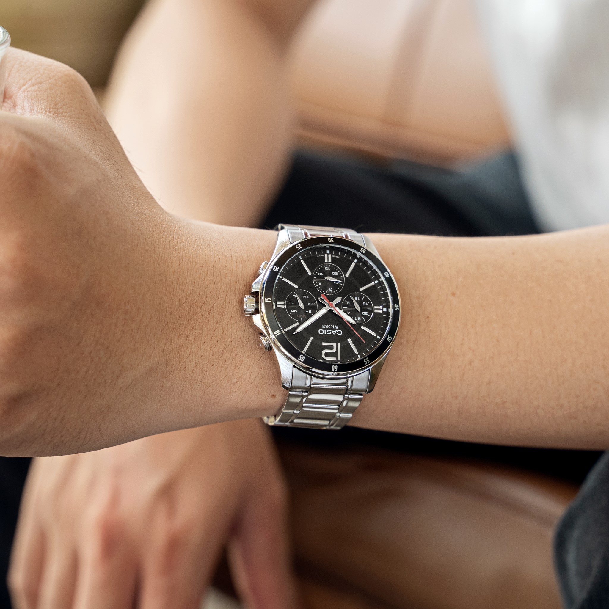 Mô tả Đồng Hồ Casio Nam MTP-1374D-1AVDF Mặt Tròn Màu Đen Dây Kim Loại Chính Hãng - 2