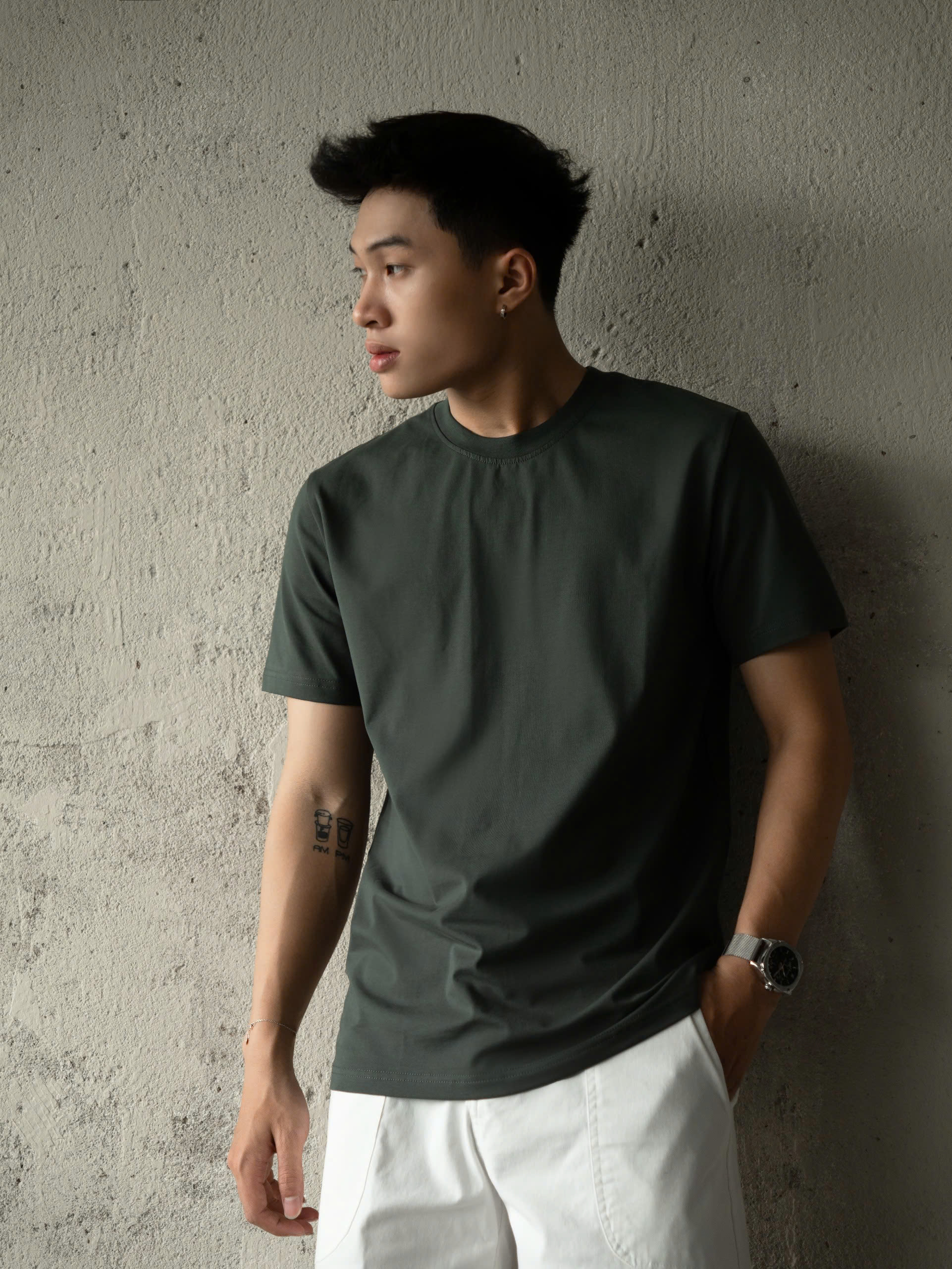 Phối đồ với áo thun CAPMAN CLUB