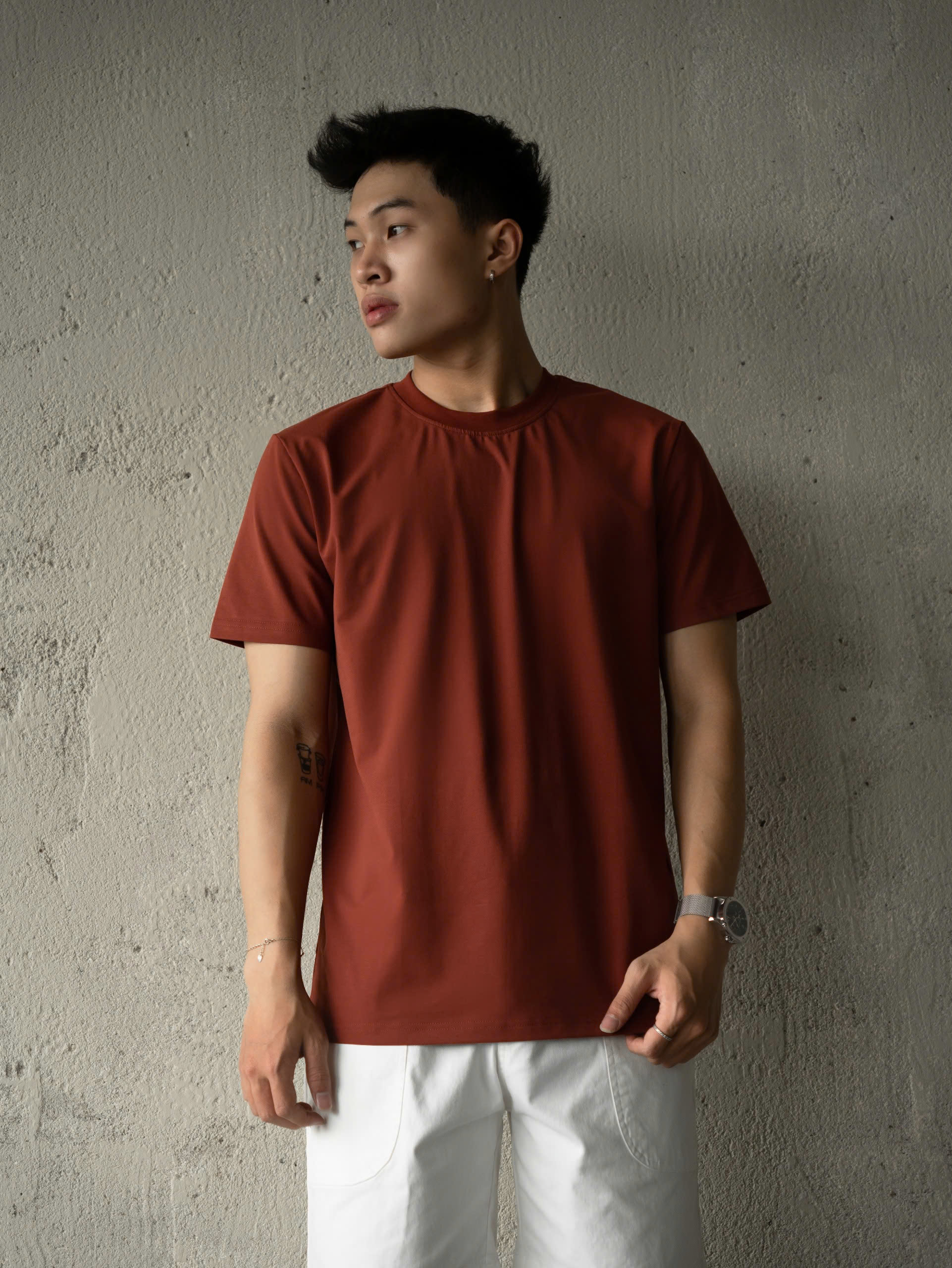 Phong cách với áo thun CAPMAN CLUB