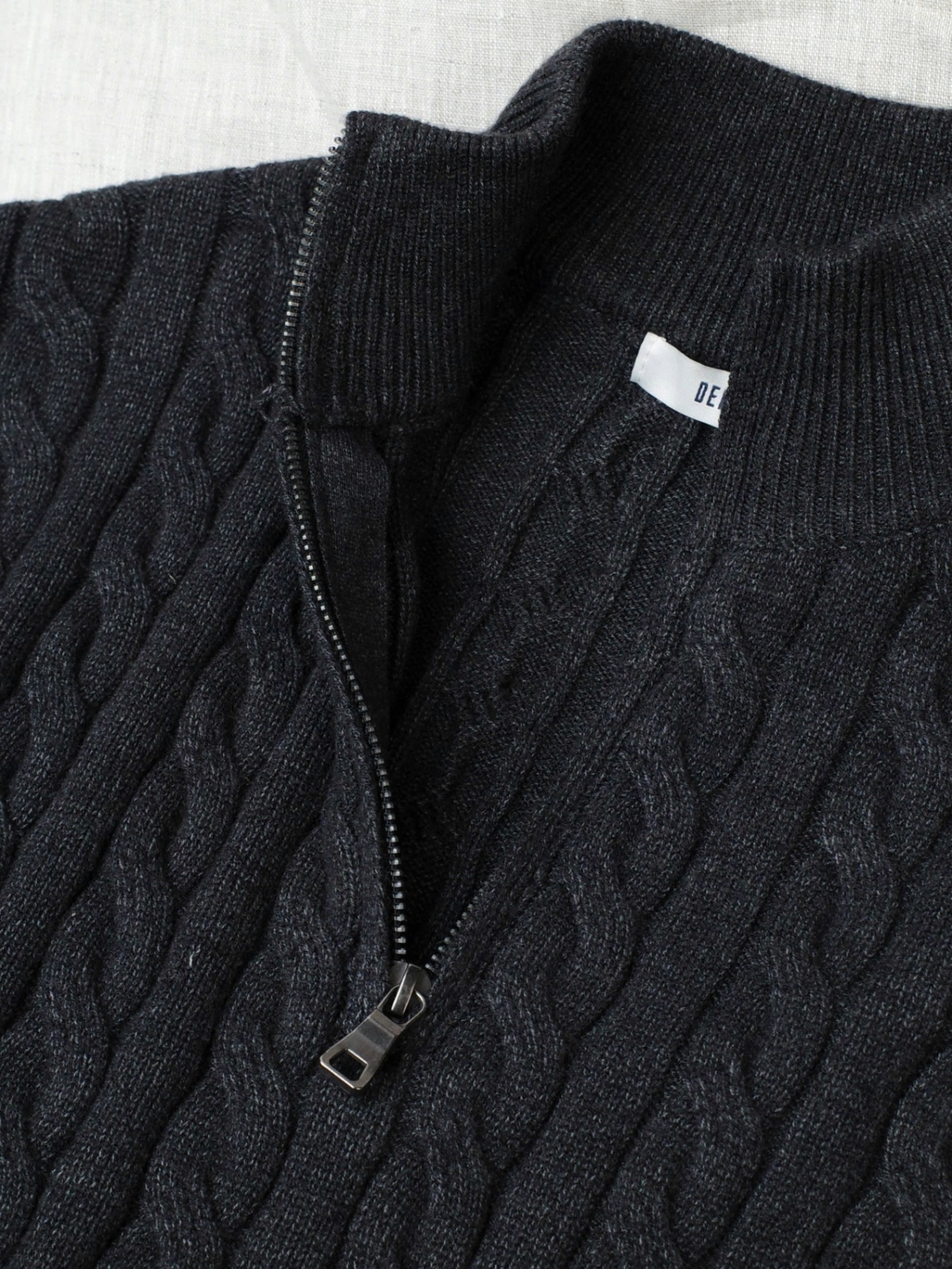 Mô tả Áo Len Nam Cổ Lọ Phối Zip, Tag Da DNST 716, Áo Len Hàn Quốc Unisex Vặn Thừng Dày Dặn - 8