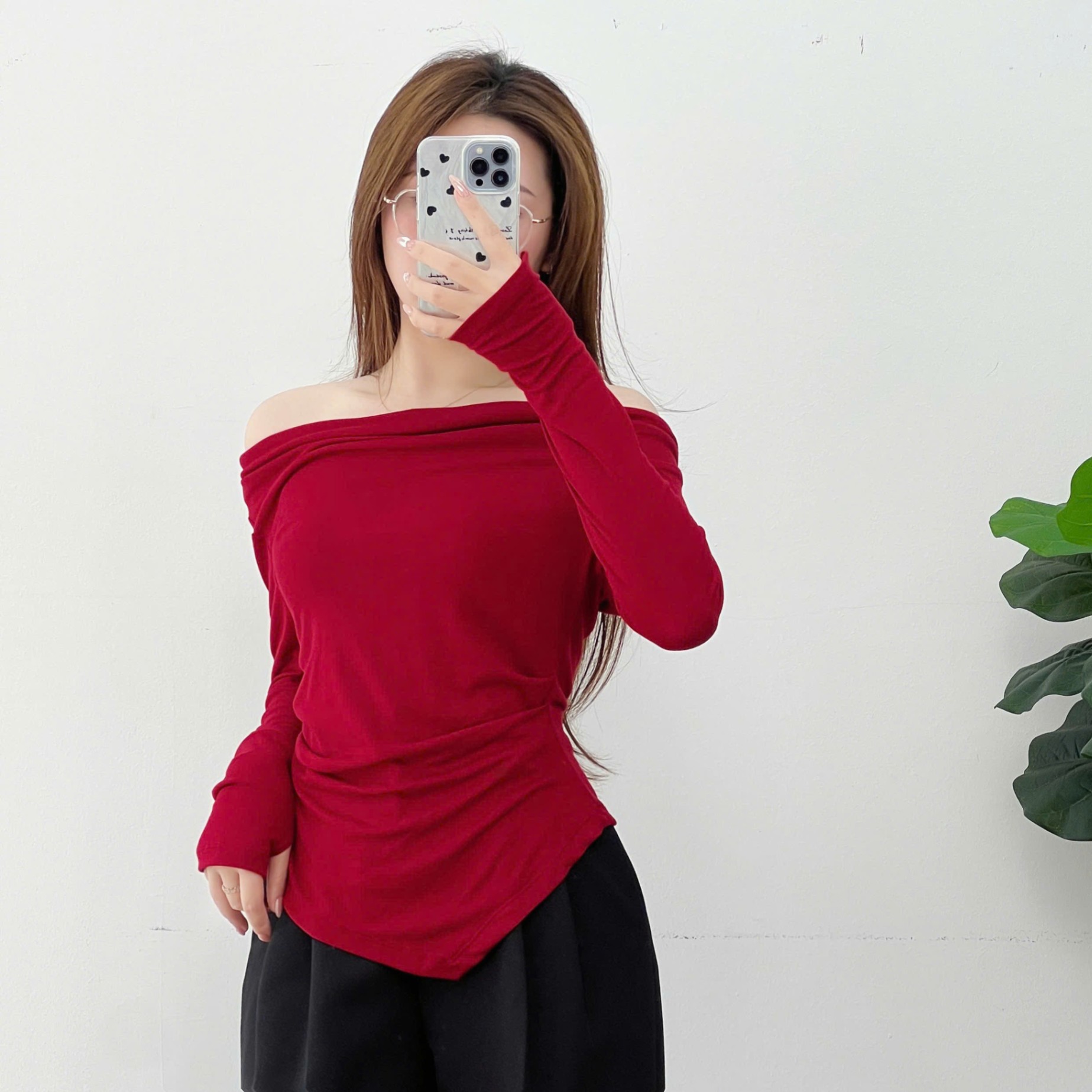 Mô tả Áo Thun 𝐂𝐂𝐇𝐀𝐓 Kiểu Lệch Vai Gấu Vát Dáng Ôm Chất Vải Mềm Mịn Co Giãn 4 Chiều 23TDC2005OT - 4