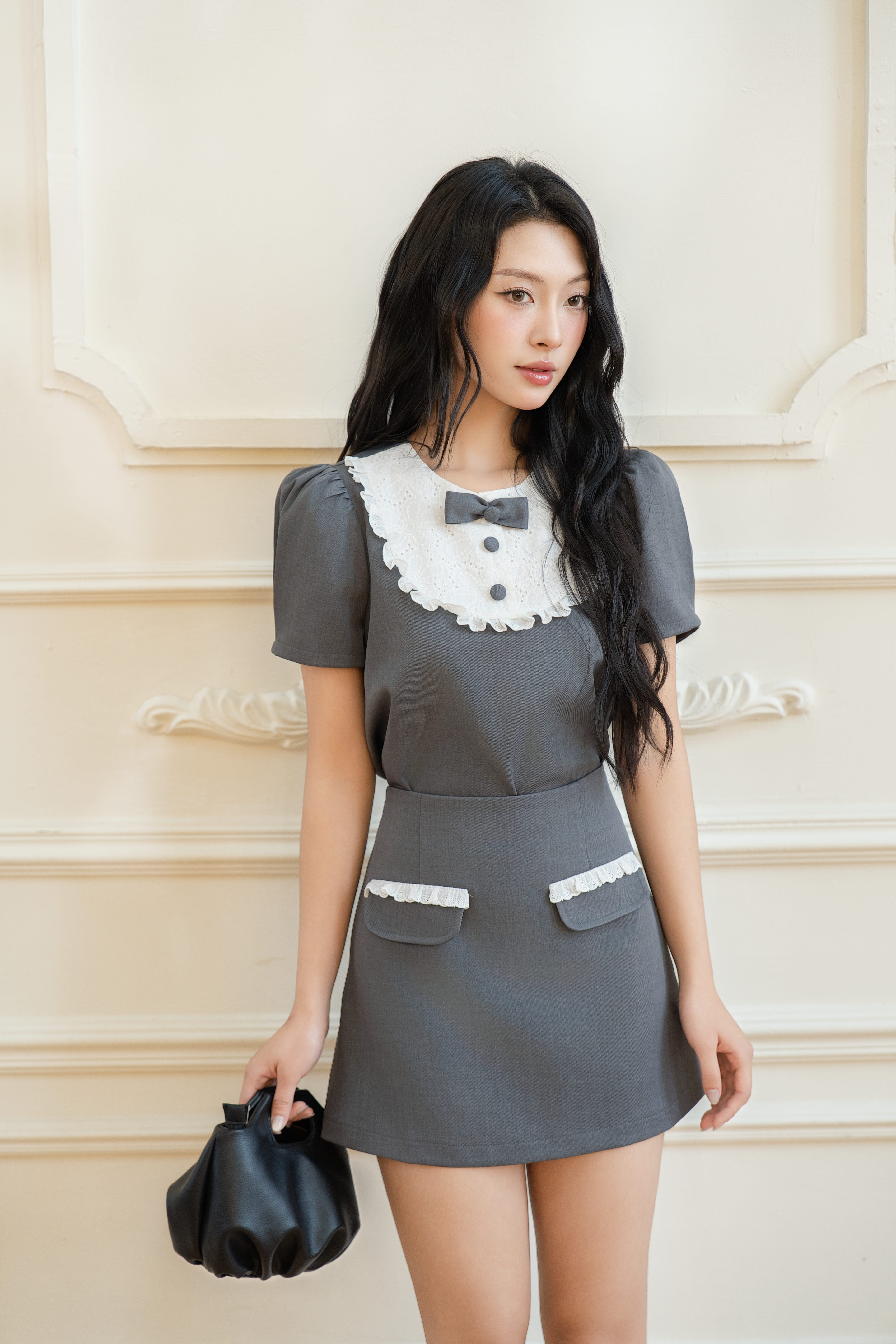 Mô tả Set áo kiểu phối ren nơ mix chân váy chữ A VMSTYLE Set tiểu thư dáng ngắn đi chơi, đi chụp ảnh SBU00128 - 3