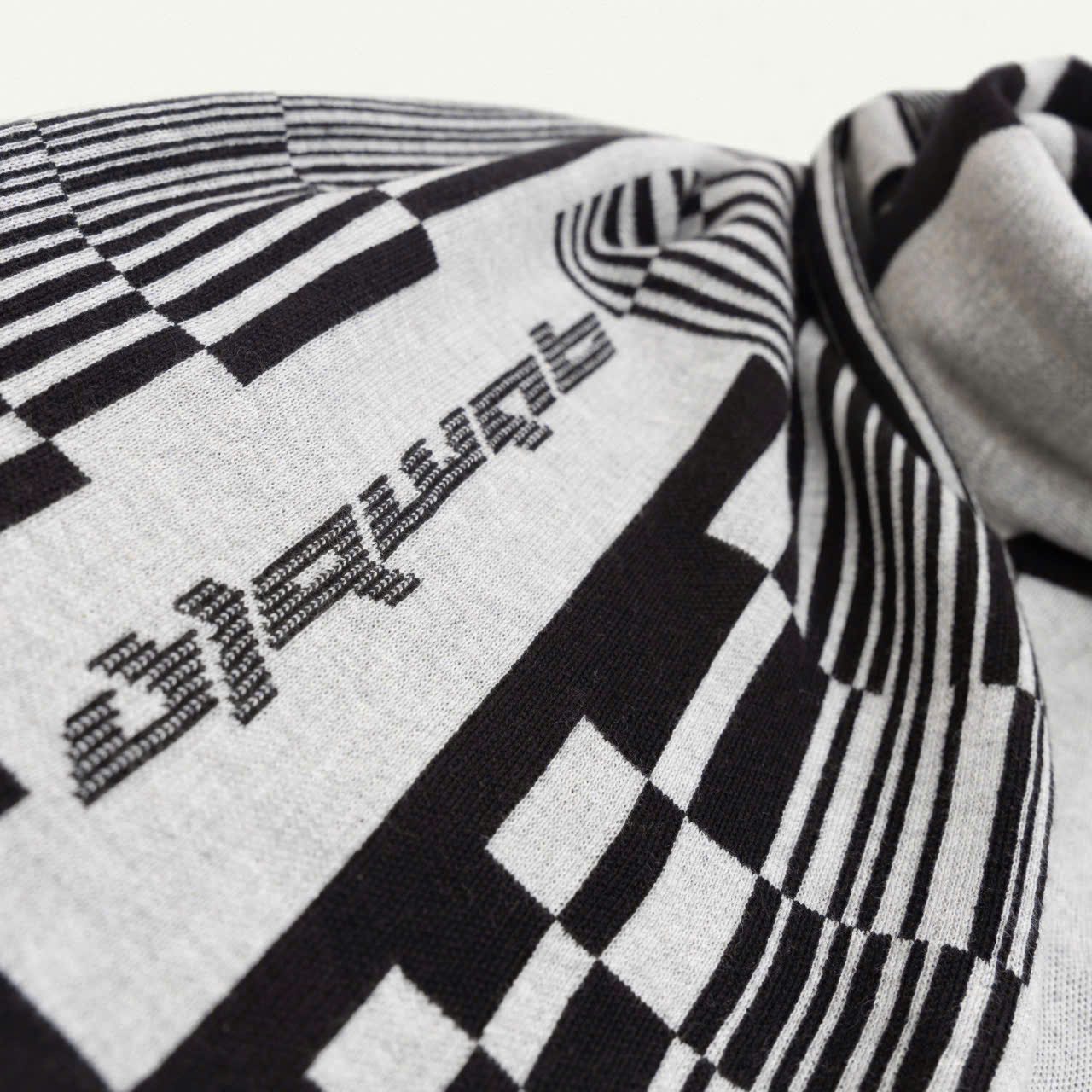 Mô tả GAMBLE SCARF  / Phụ kiện / GAMBLE WORLDWIDE - 9