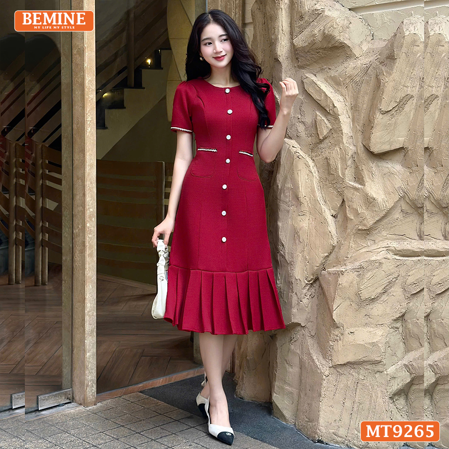 Mô tả Đầm thiết kế cổ tròn đính nút dáng đuôi cá có xếp ly BEMINE MT9265 - 1