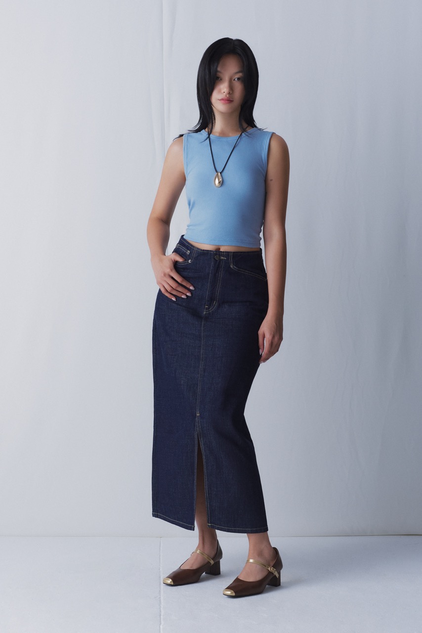 Mô tả LIBÉ WORKSHOP - Chân váy denim dáng dài xẻ tà thân trước màu xanh dương đậm - 1