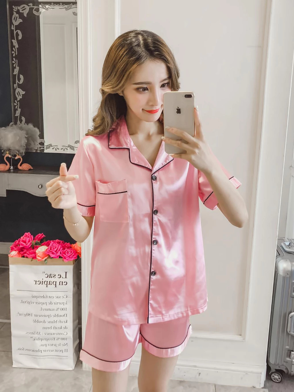 Mô tả Bộ pyjama mặc nhà nữ 4LOVA set đồ ngủ sang trọng mềm mại lụa satin đẹp dáng áo cộc tay quần short - 3