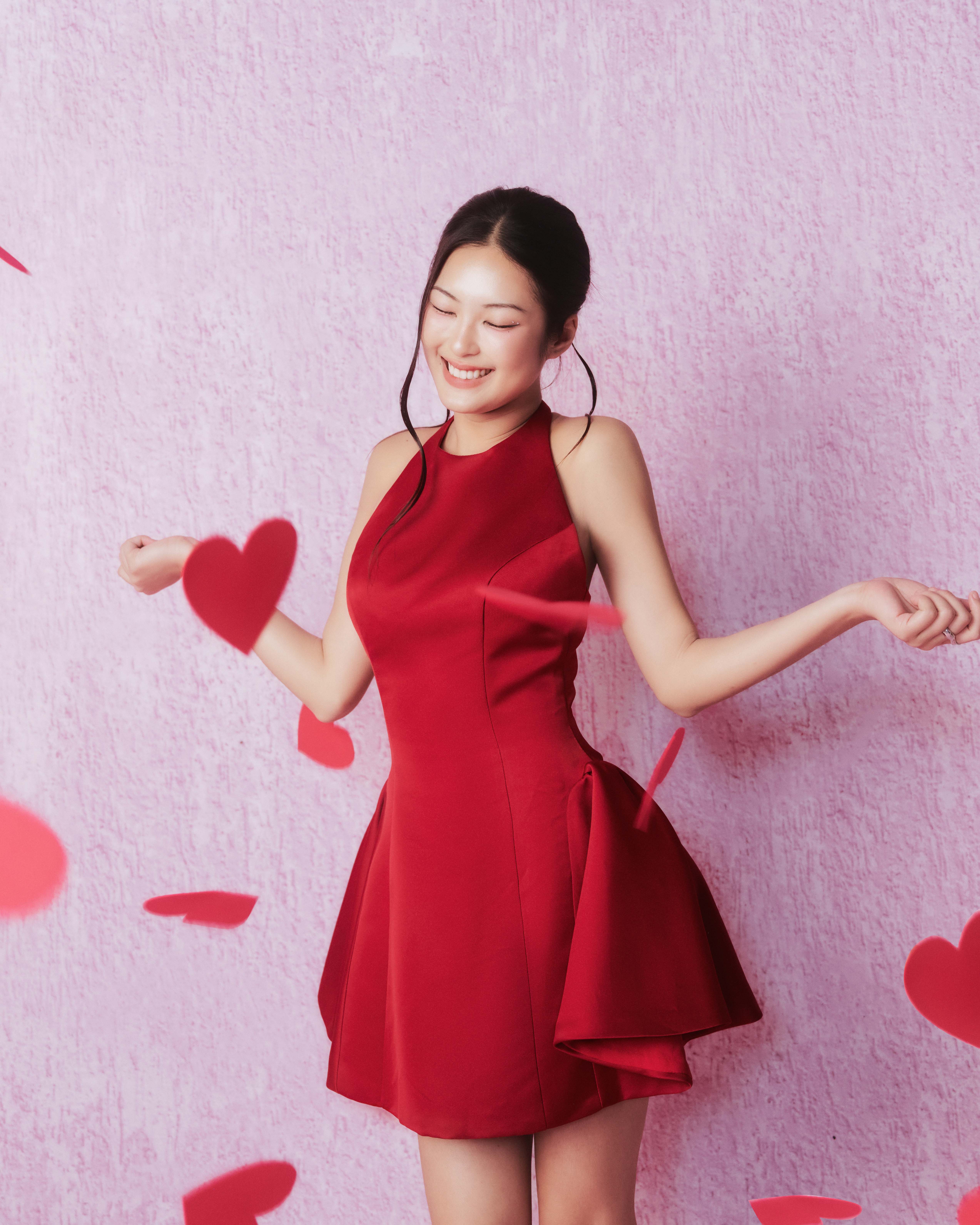 Mô tả RECHIC Đầm ngắn Larissa cổ yếm hở lưng tà xòe sang trọng cá tính - 2