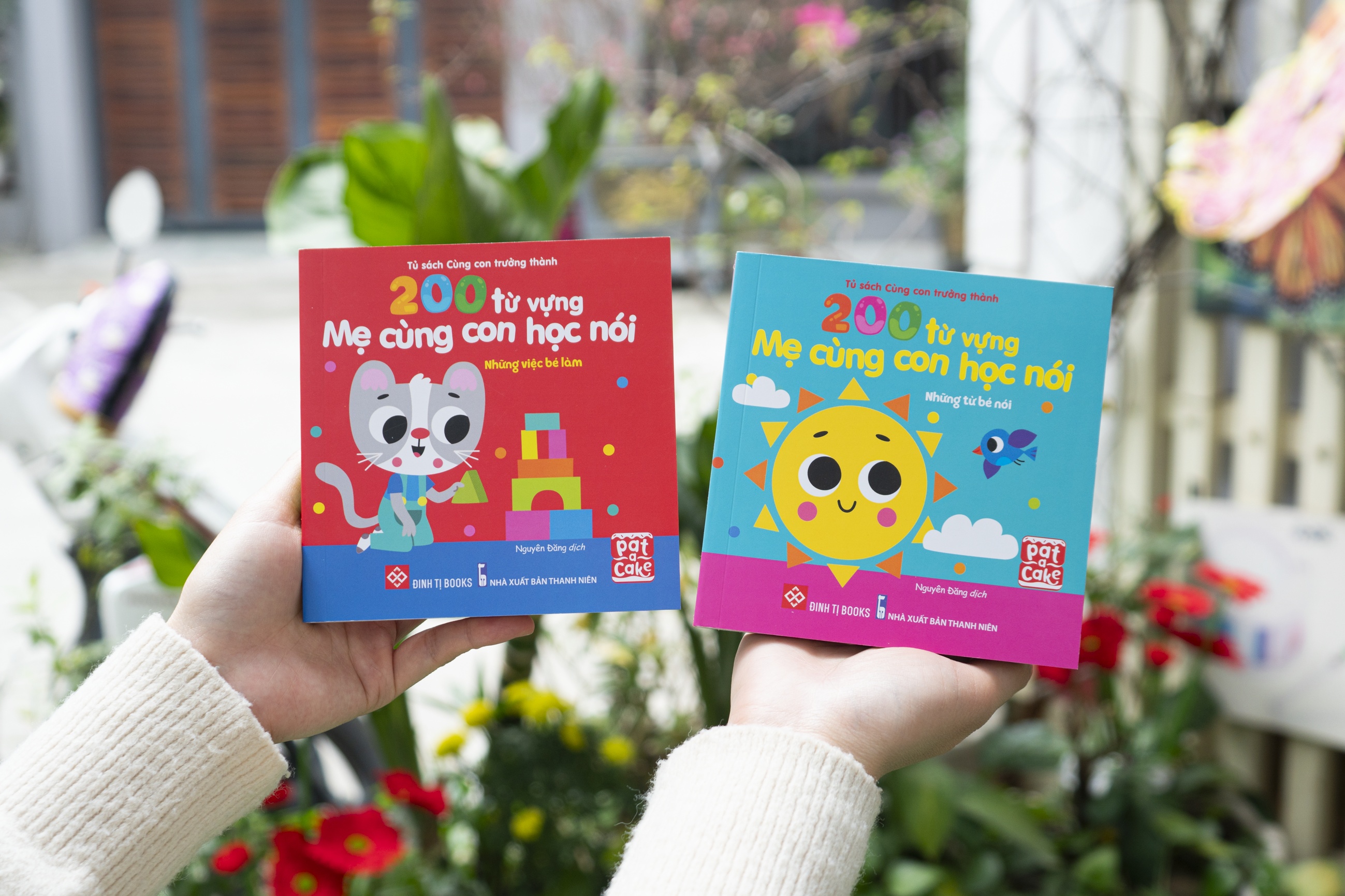 Mô tả Sách - 200 từ vựng mẹ cùng con học nói - Phương tiện giao thông và Các loài động vật đáng yêu - Đinh Tị Books HCM - 2