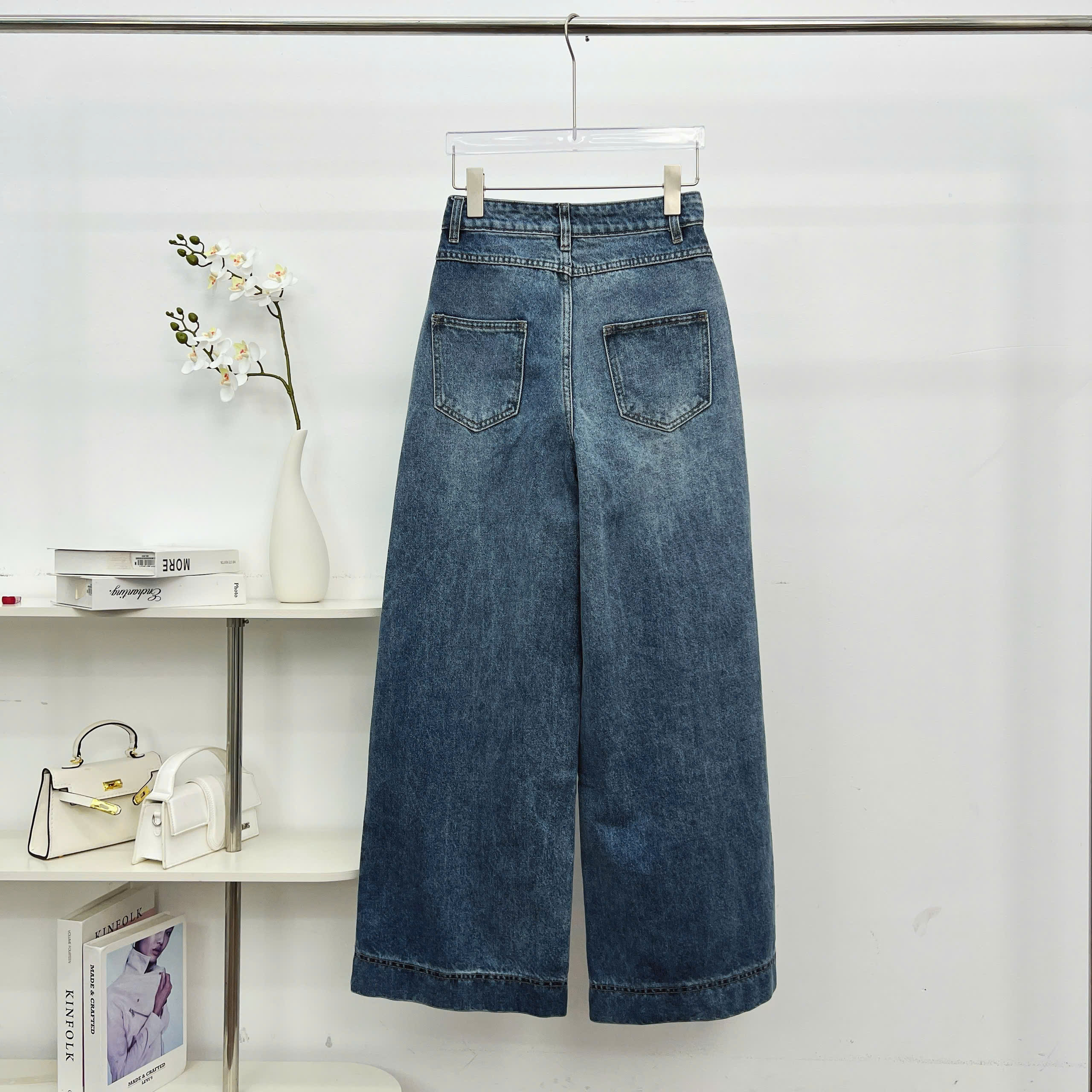 Mô tả Quần Jean Nữ 𝐂𝐂𝐇𝐀𝐓 Dáng Suông Ly Chéo Chất Liệu Jeans Cao Cấp Basic 15GDJ2001ST - 7