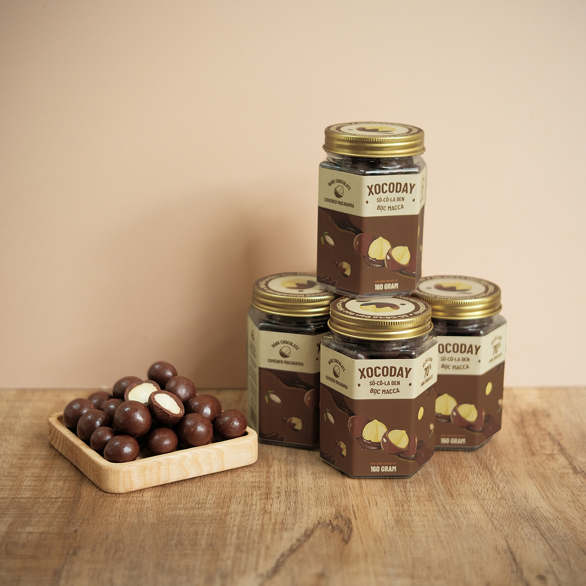 Mô tả XOCODAY - Sô cô la Đen bọc hạt Macca - Hủ 160g - Heyday Cacao - Vị đắng dịu của Chocolate kết hợp hạt macca béo thơm - 1