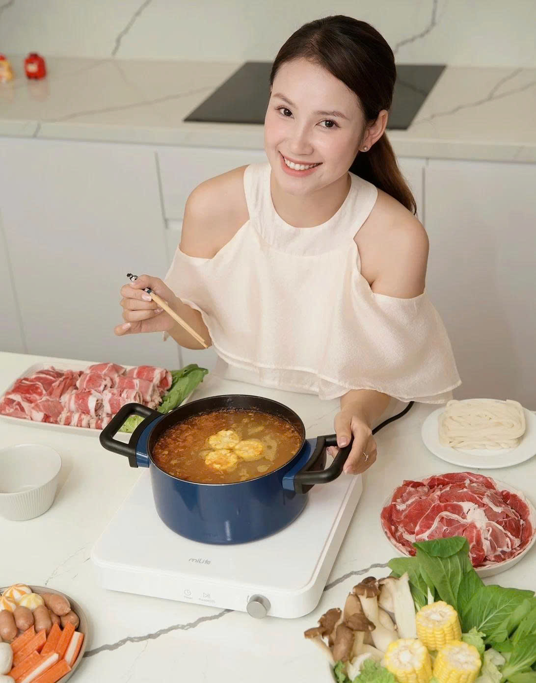 Bếp từ 10 mức nhiệt công suất 2100w có hẹn giờ, đun liu riu N3/ Bếp từ ...