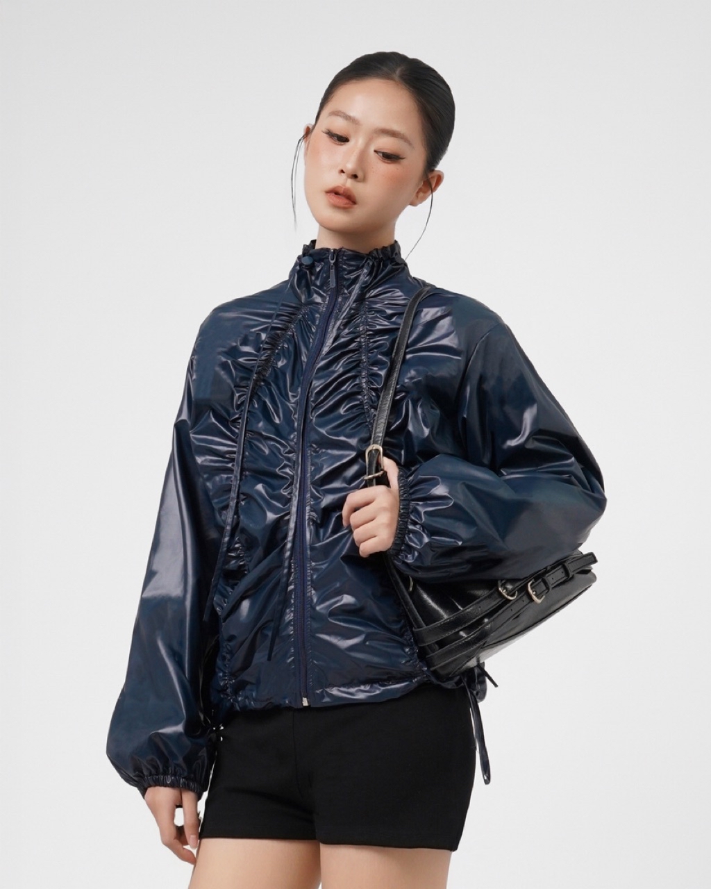 [FVNXYTHINGS x FELINE] Áo Khoác Dây Rút Chất Liệu Nylon Oil Màu Xanh ...