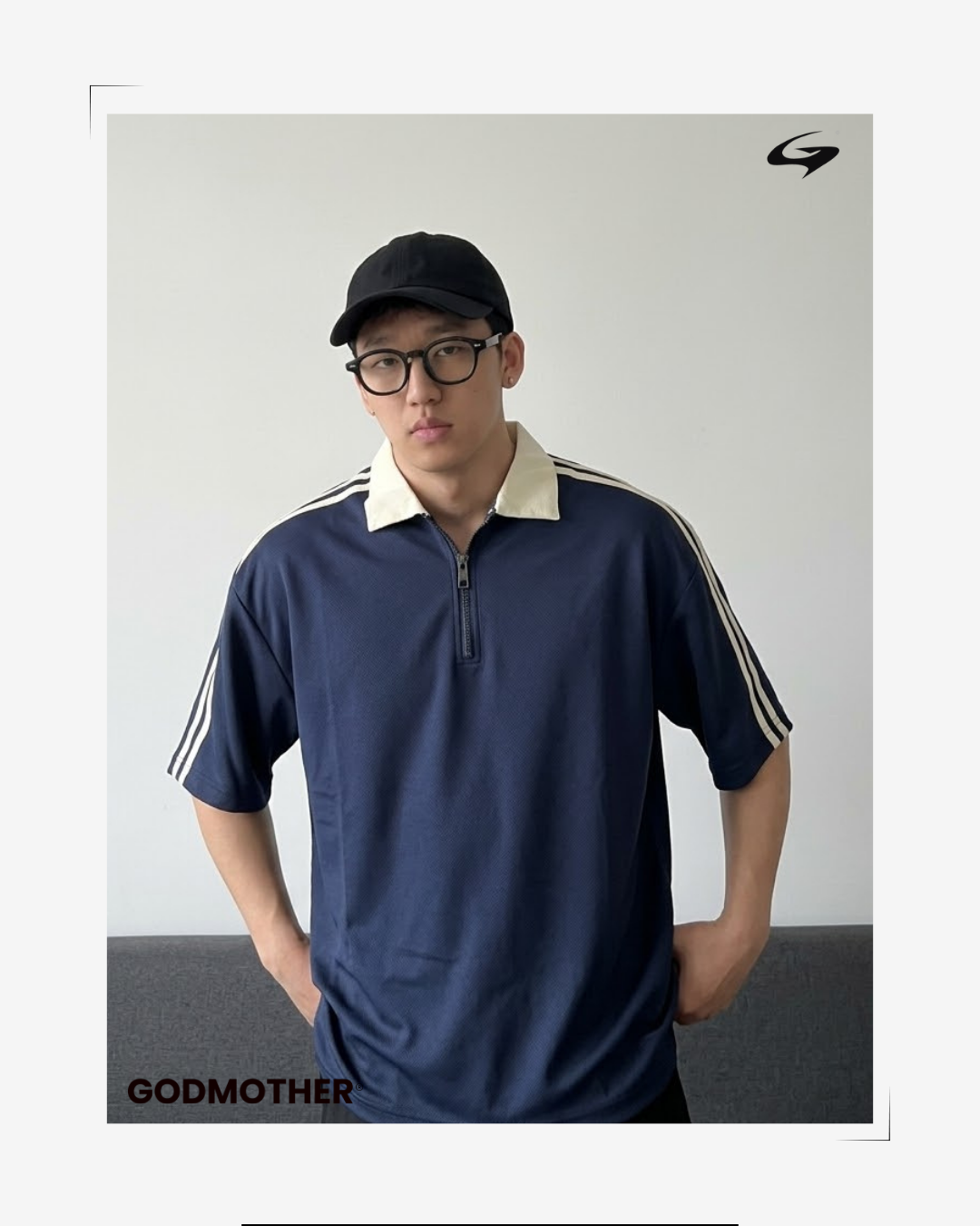 Áo Polo Thể Thao GODMOTHER Áo Cổ Zip Phối Line In Hình Unisex Phong Cách Tối Giản Năng Động PLS26002