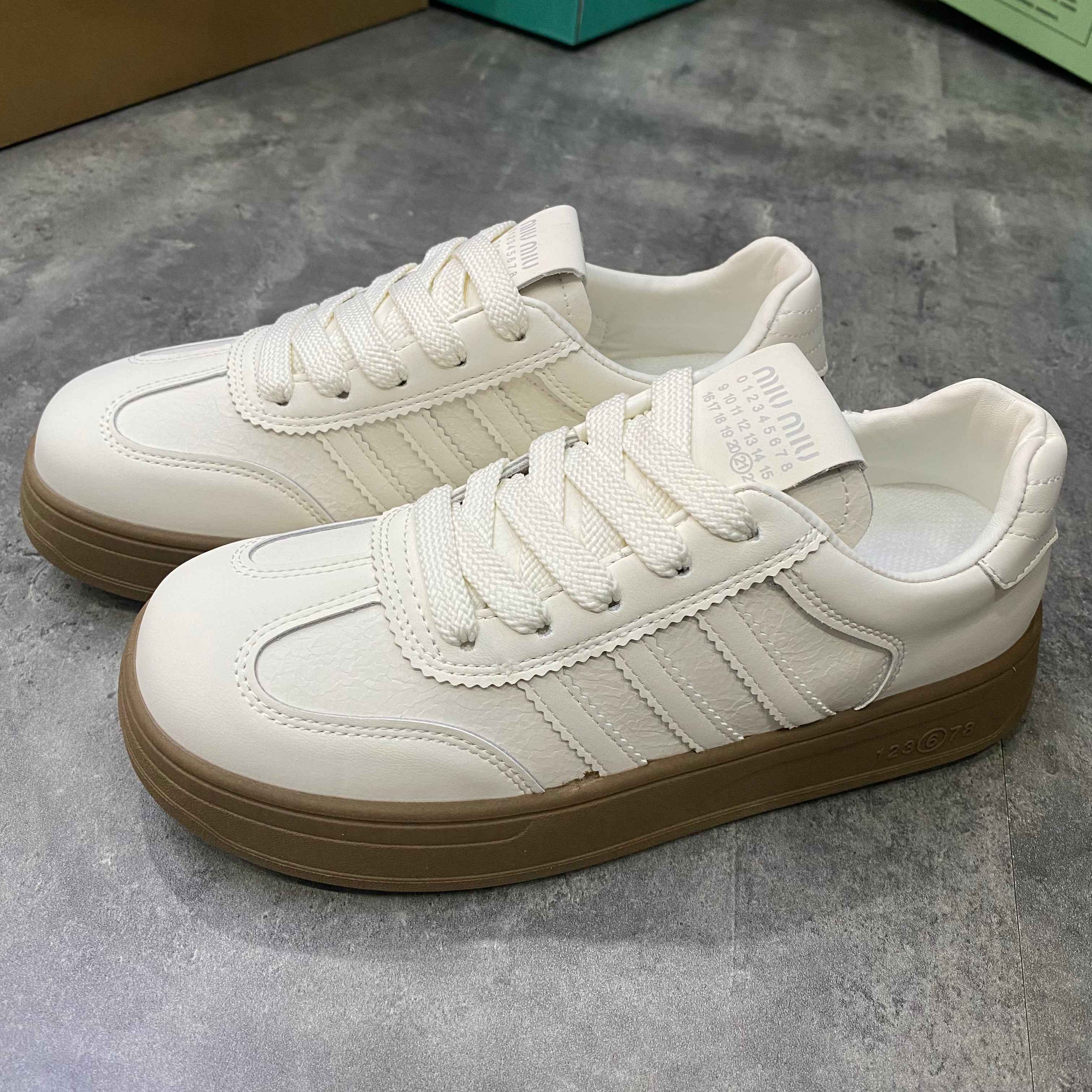 Giày thể thao nữ S1581, Giày nữ form basic gọn nhẹ, Sneaker nữ họa tiết ...