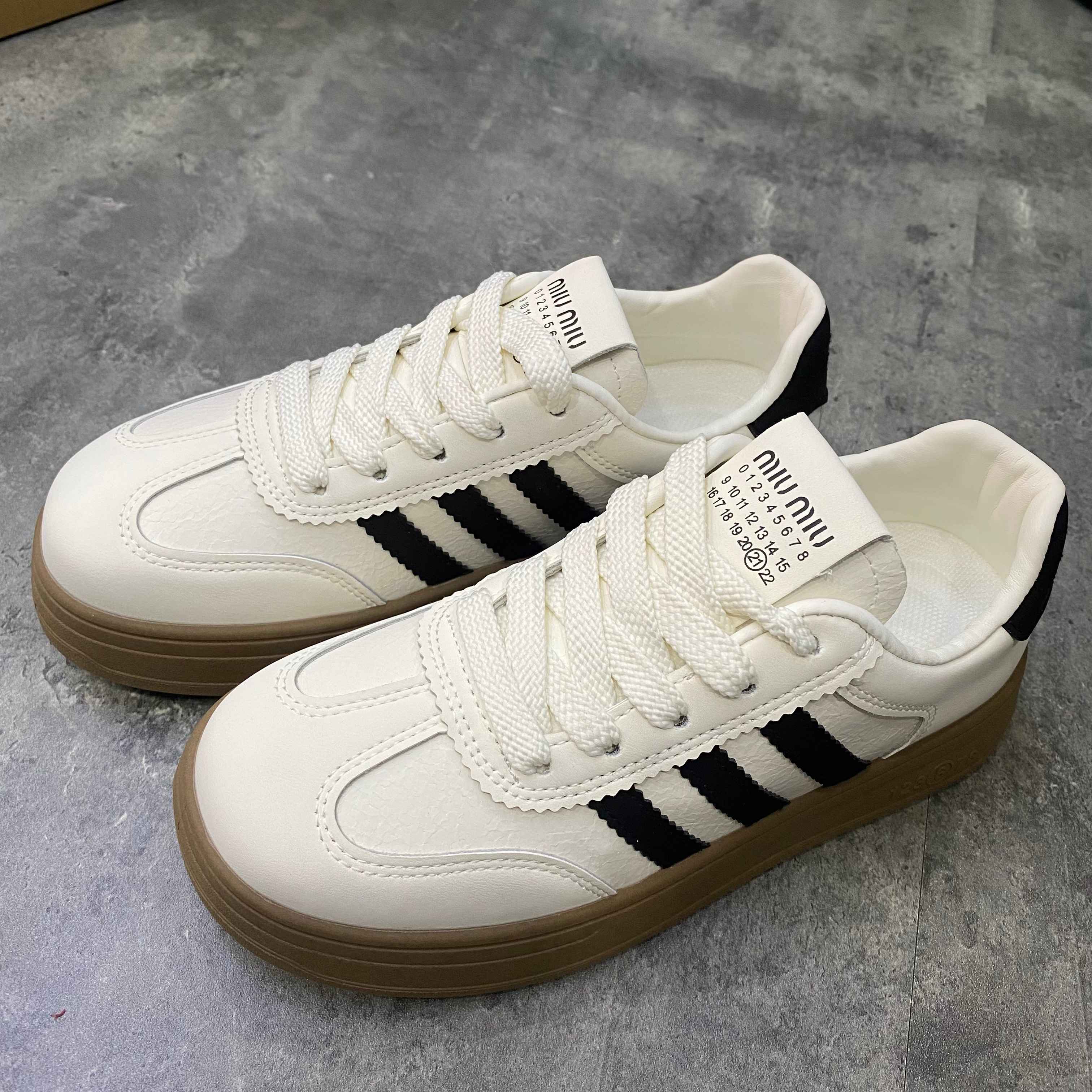 Giày thể thao nữ S1581, Giày nữ form basic gọn nhẹ, Sneaker nữ họa tiết ...