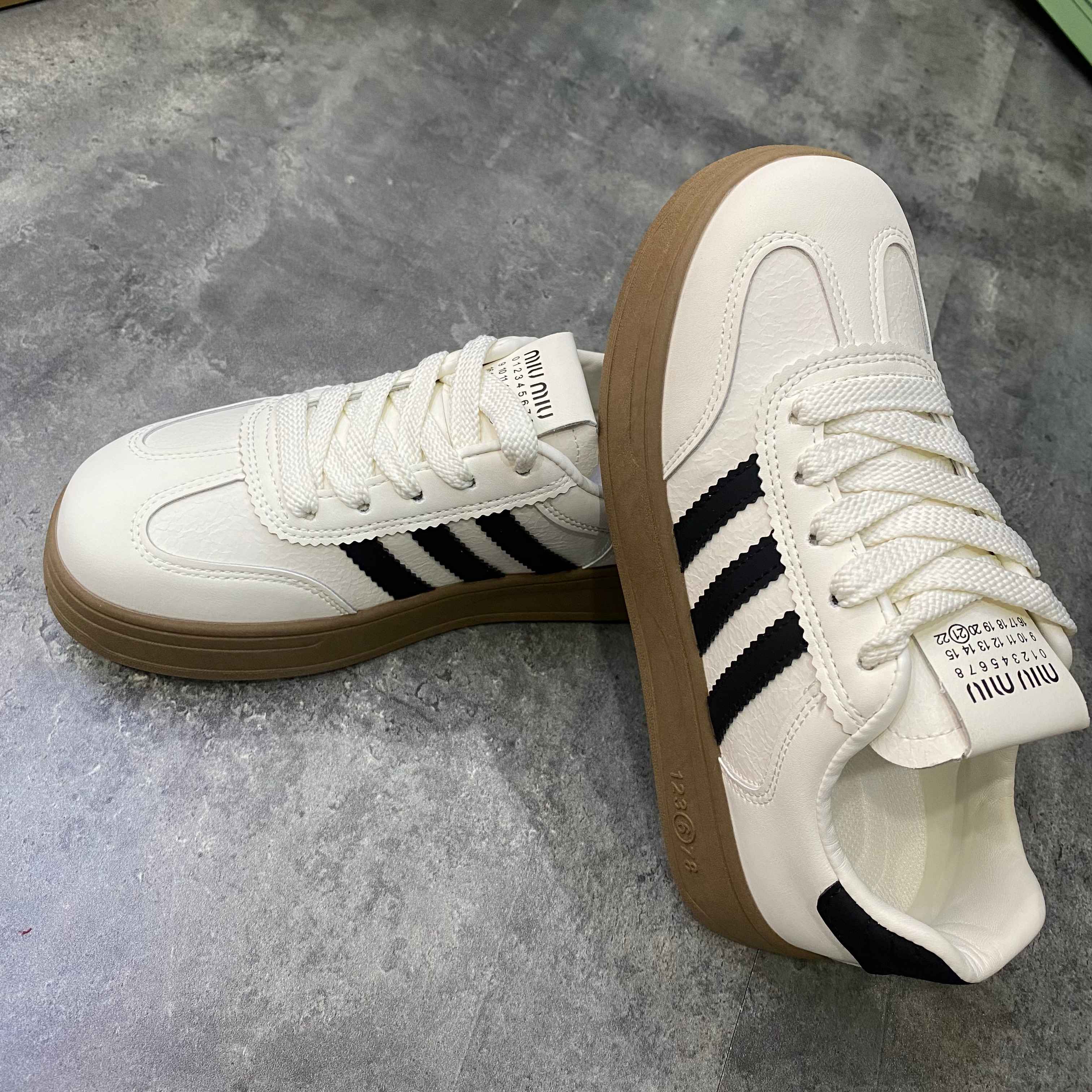 Giày thể thao nữ S1581, Giày nữ form basic gọn nhẹ, Sneaker nữ họa tiết ...