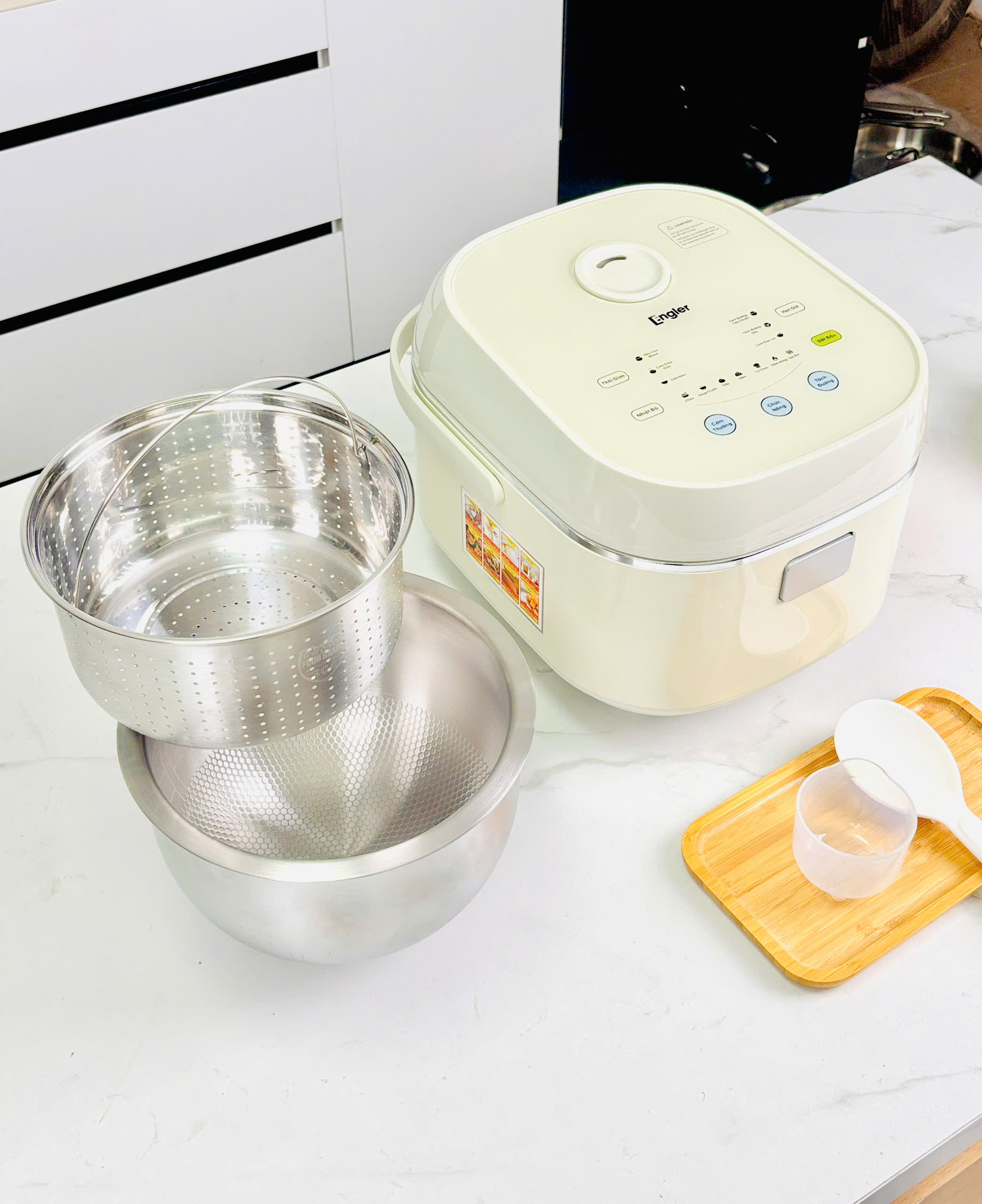 Nồi cơm tách đường ENGLER EL9102 dung tích 2L công suất 800w điều