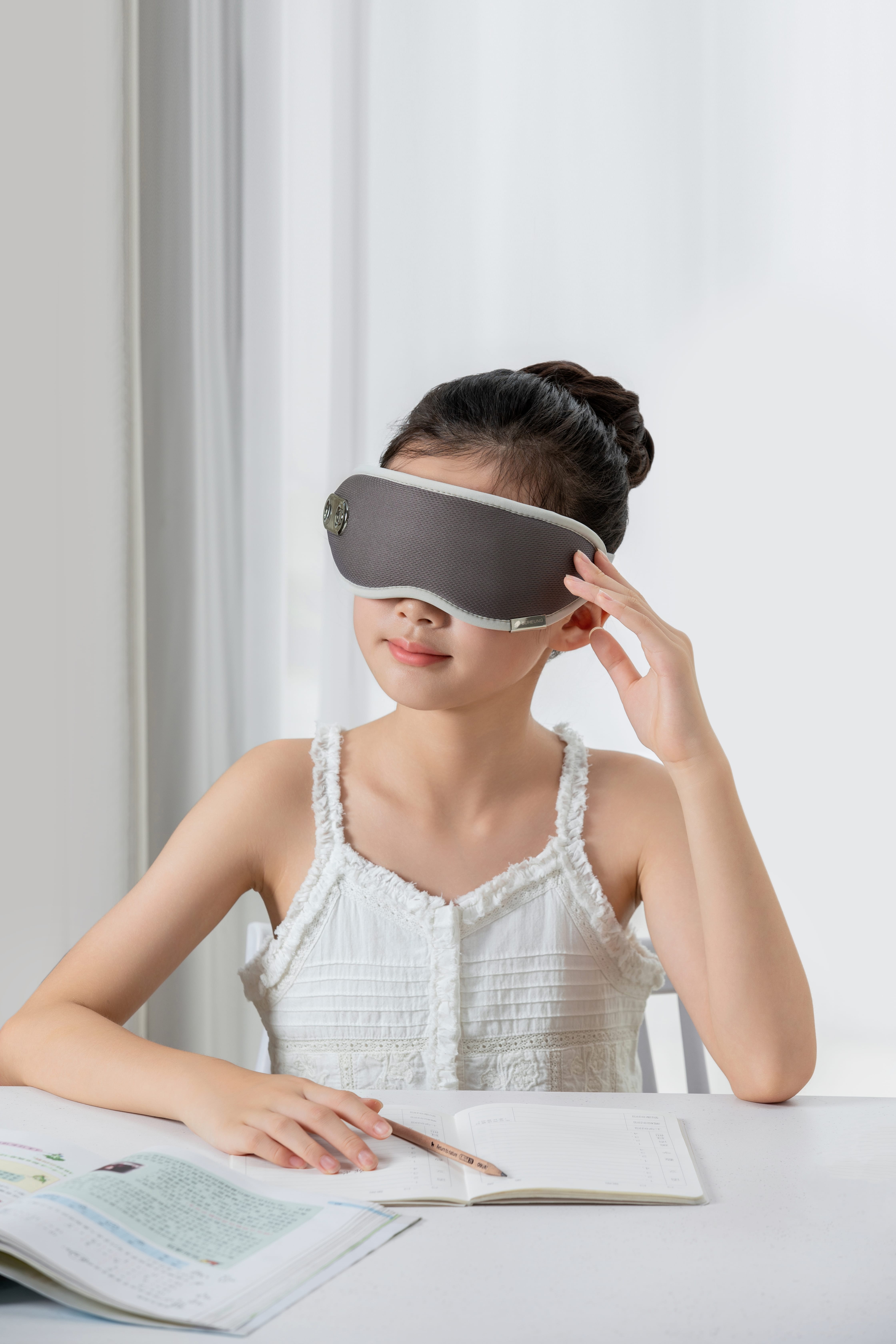 Máy Massage Mắt Buheung LUX-520 – Rung Ấn Huyệt + Nhiệt Hồng Ngoại, Thư  Giãn Tức Thì - Bảo hành 12 tháng | Shopee Việt Nam