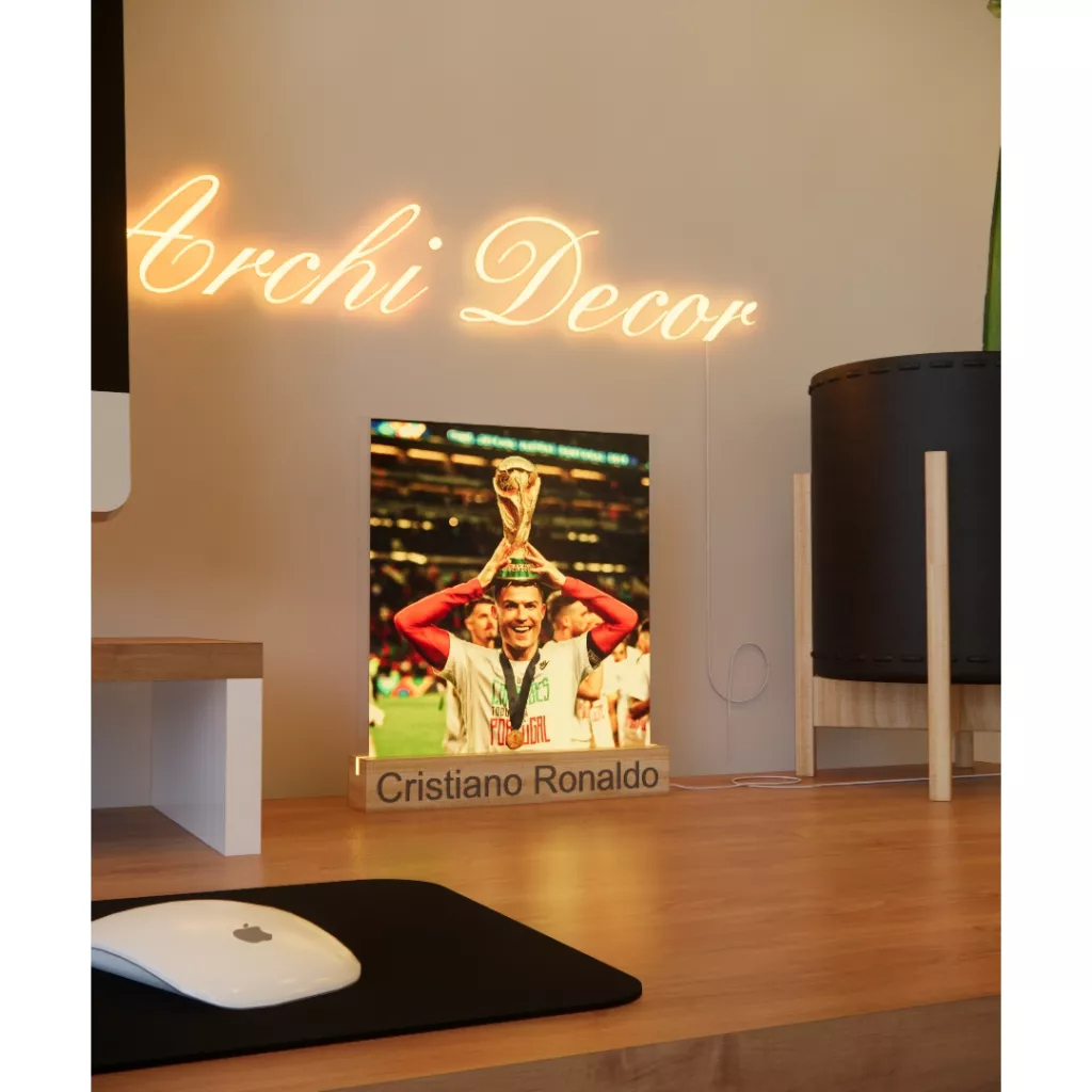Đèn Ngủ in Hình Cristiano Ronaldo MS 2. Kích Thước 20*20 8 Màu, 6 Chế Độ Nháy, Điều Chỉnh Sáng Tối Tùy Thích