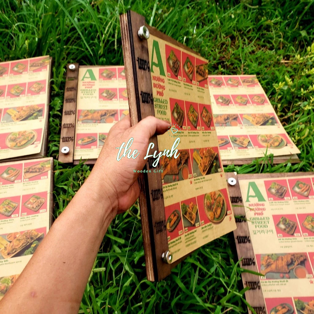 BẢNG KẸP MENU GỖ NGUYÊN KHỐI DỌC SƠN PU HOÀN THIỆN - Free khắc logo