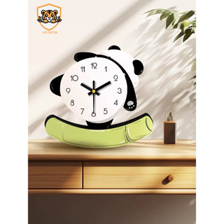 (H22)Đồng Hồ Để Bàn Gấu Trúc Lắc Lư / Đồng hồ Decor Đẹp, Làm Quà Tặng Bạn Bè Độc Đáo
