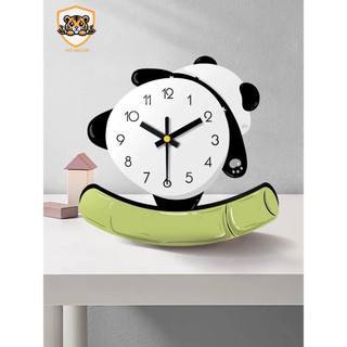 (H22)Đồng Hồ Để Bàn Gấu Trúc Lắc Lư / Đồng hồ Decor Đẹp, Làm Quà Tặng Bạn Bè Độc Đáo