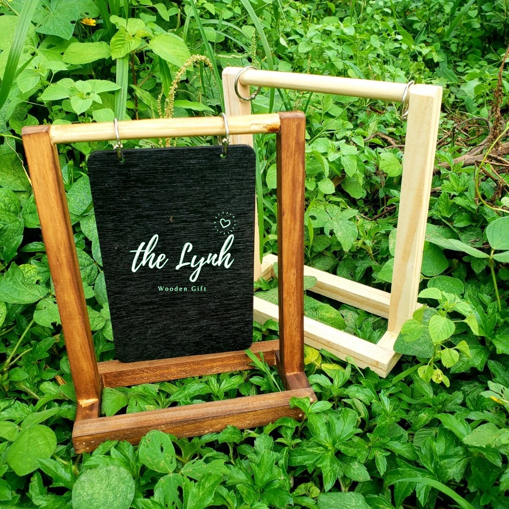 Giá Treo Gỗ Menu để bàn A5 có khoen tròn - LYNH DECOR
