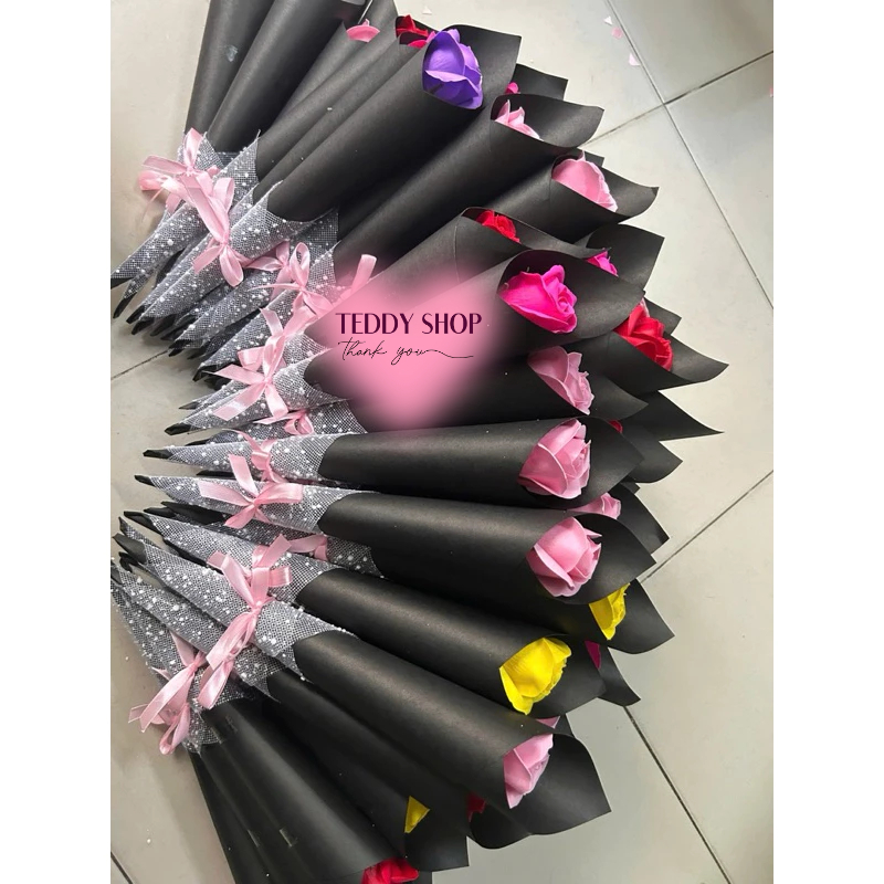 [ CÓ HỎA TỐC ] HOA HỒNG ỐC QUẾ 1 BÔNG KÈM LƯỚI TUYẾT (HOA ĐỎ GIẤY THƯỜNG)