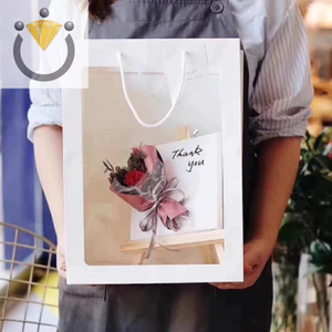 Túi giấy mặt kính đựng bó hoa, quà tặng sang trọng 25x 35cm.