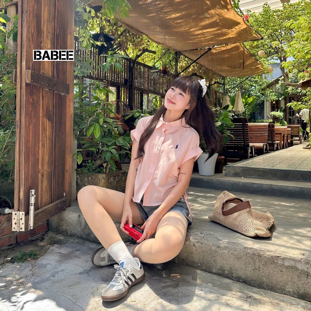 Áo Sơ Mi Nữ BABEE Tay Hến Kiểu Nhún Eo Rút Sườn Thêu Ngựa Xinh Xắn Phong Cách Trẻ Trung Năng Động