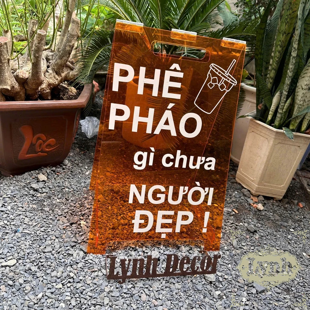 Standee chữ A lắp ghép gọn - Mica Màu in UV 2 mặt sử dụng ngoài trời  - LynhDecor Miễn Phí Thiết Kế