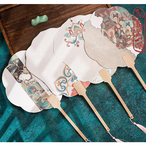 QUẠT GIẤY XUYẾN CHỈ CỔ TRANG TIÊN CẢNH VIẾT CHỮ THƯ PHÁP NGHỆ THUẬT PHỤ KIỆN HÁN PHỤC VIỆT PHỤC CỔ